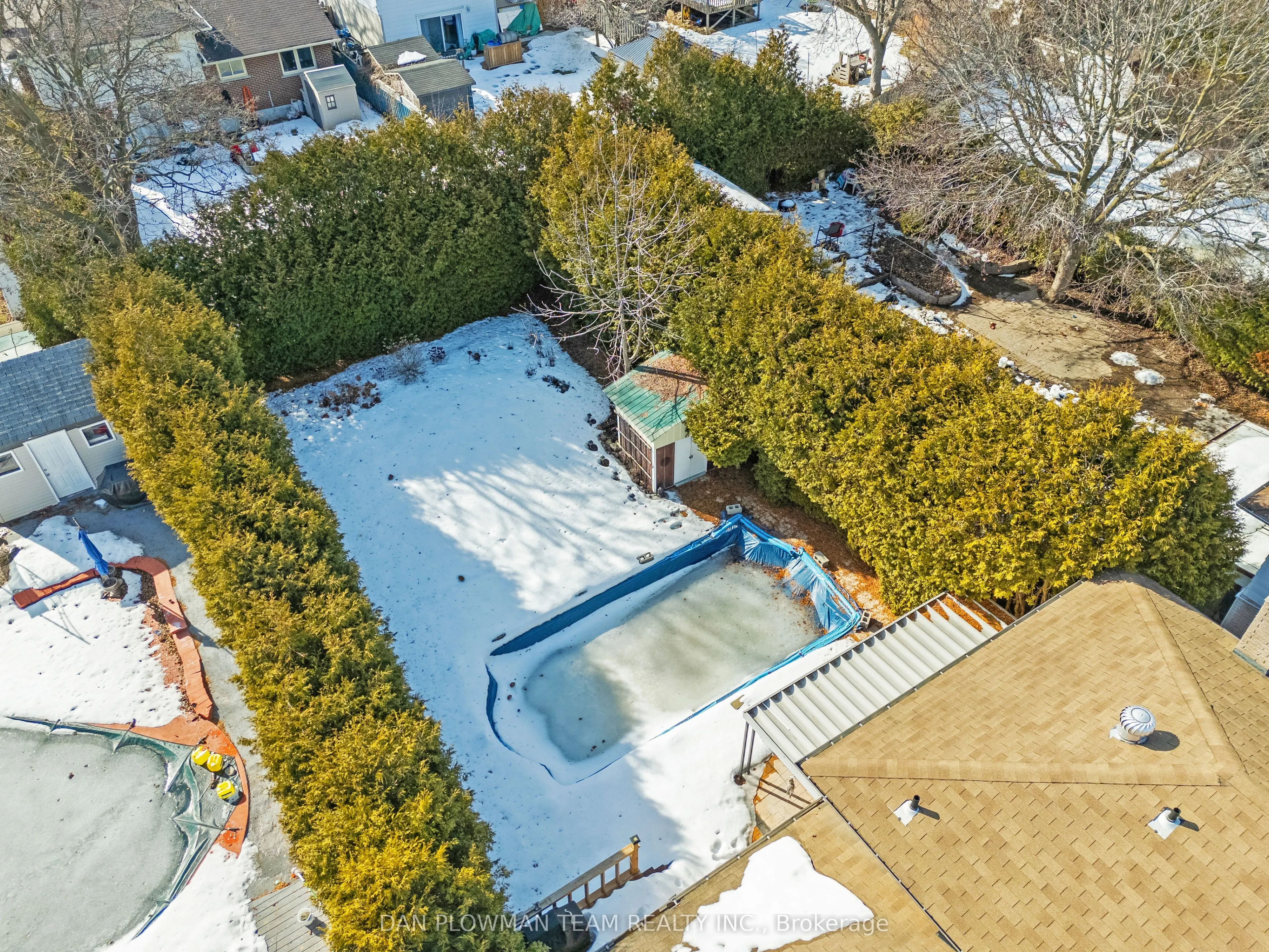 880 Carnaby Crescent