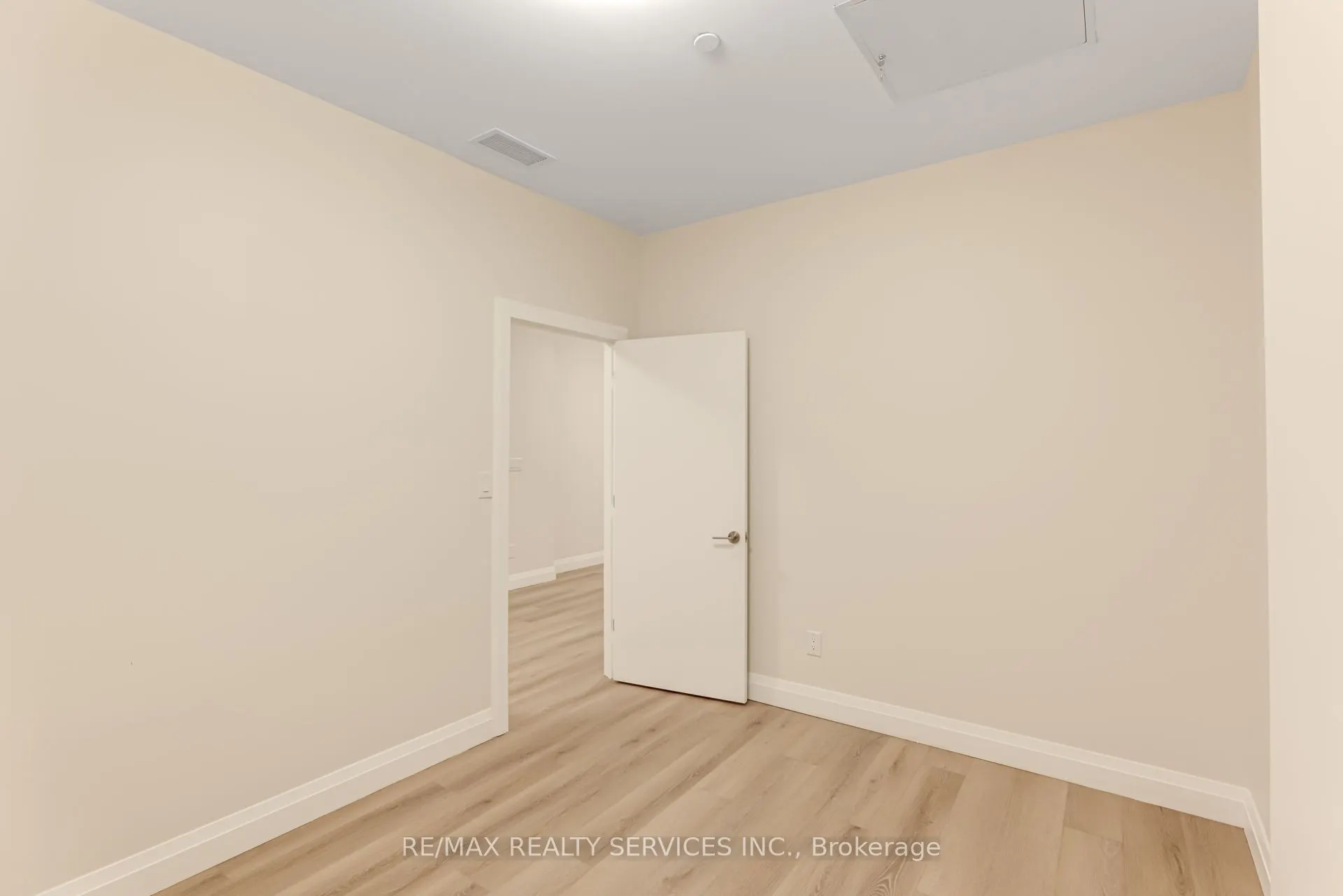 30 DEAN PARK Road, ##9