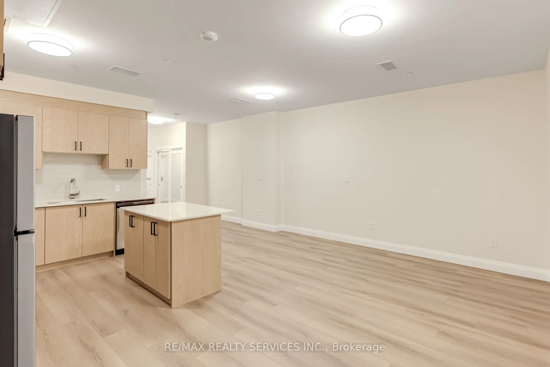 30 DEAN PARK Road, ##9
