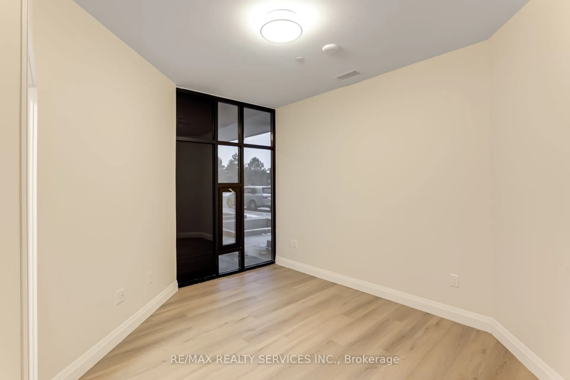 30 DEAN PARK Road, ##9