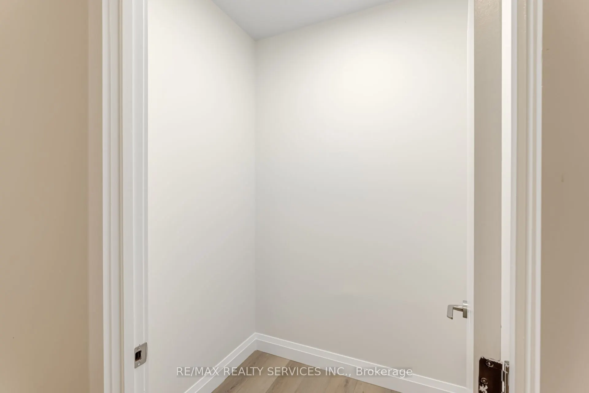 30 DEAN PARK Road, ##9
