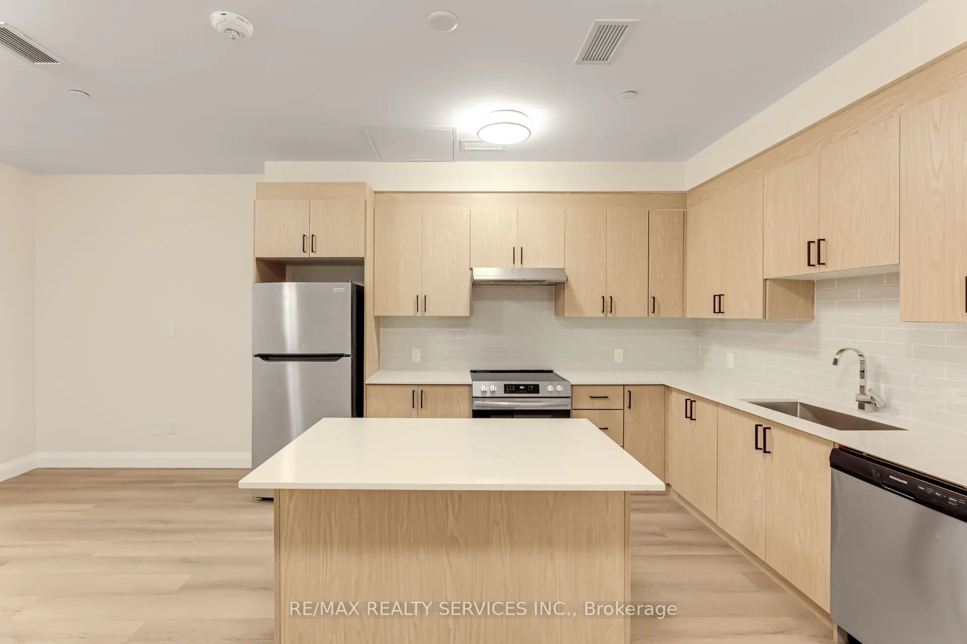 30 DEAN PARK Road, ##9