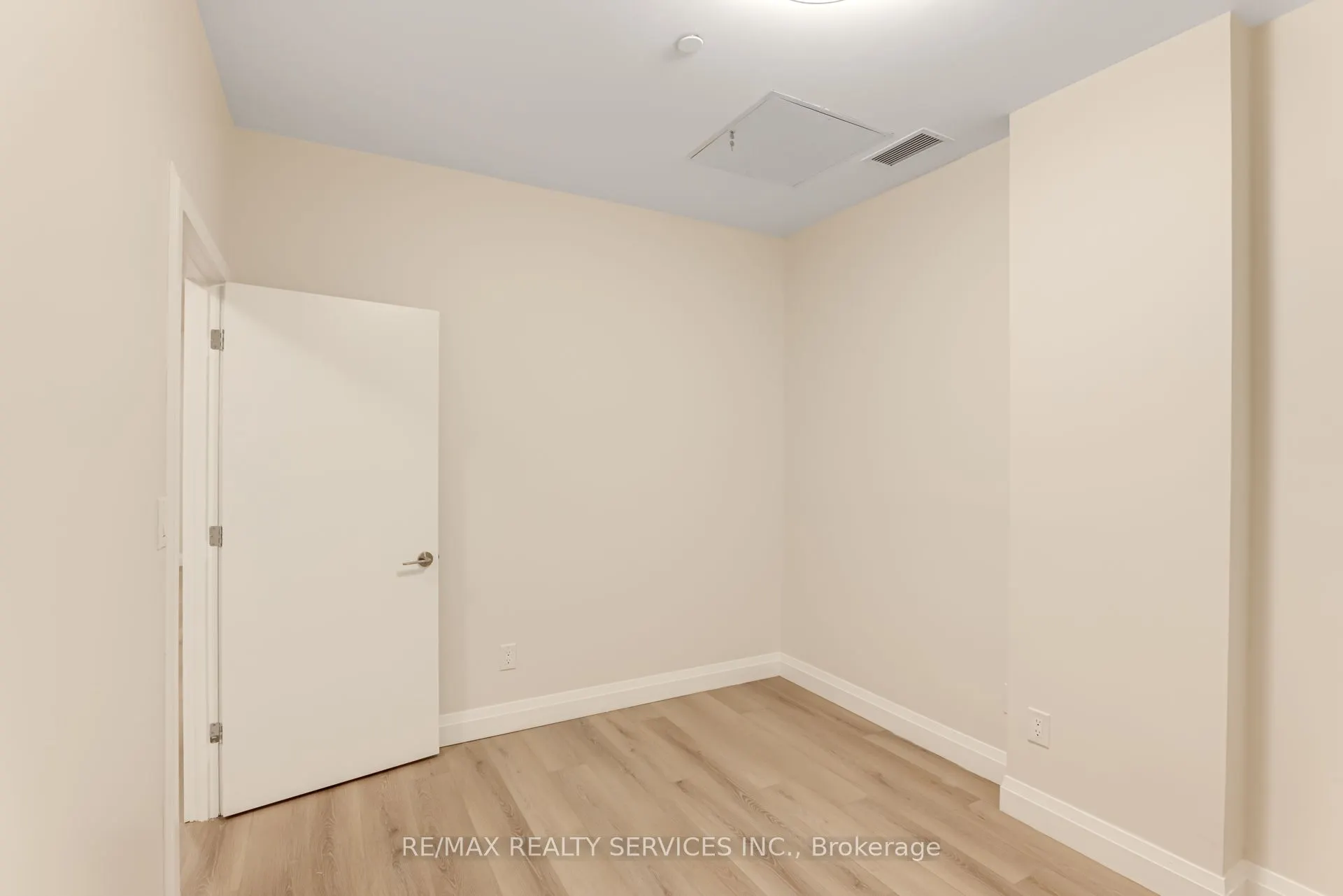 30 DEAN PARK Road, ##9
