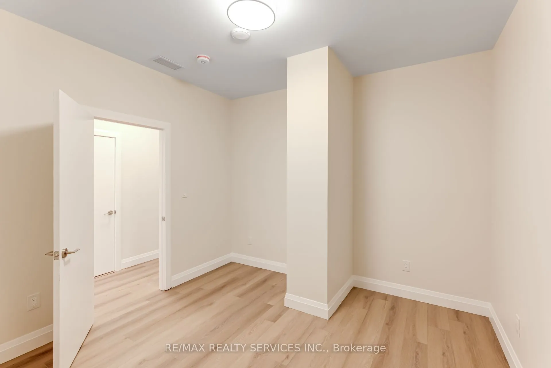 30 DEAN PARK Road, ##10