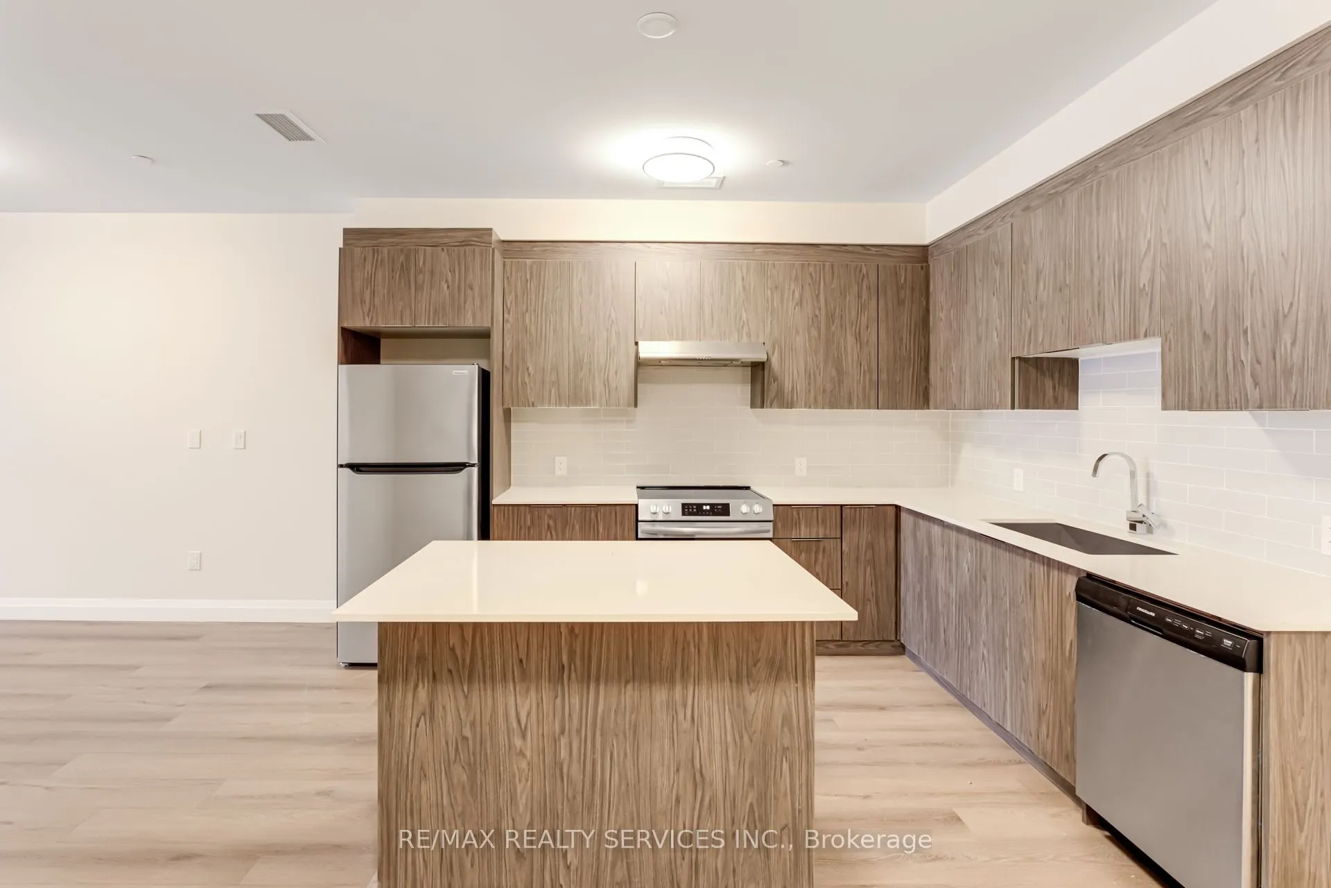 30 DEAN PARK Road, ##10