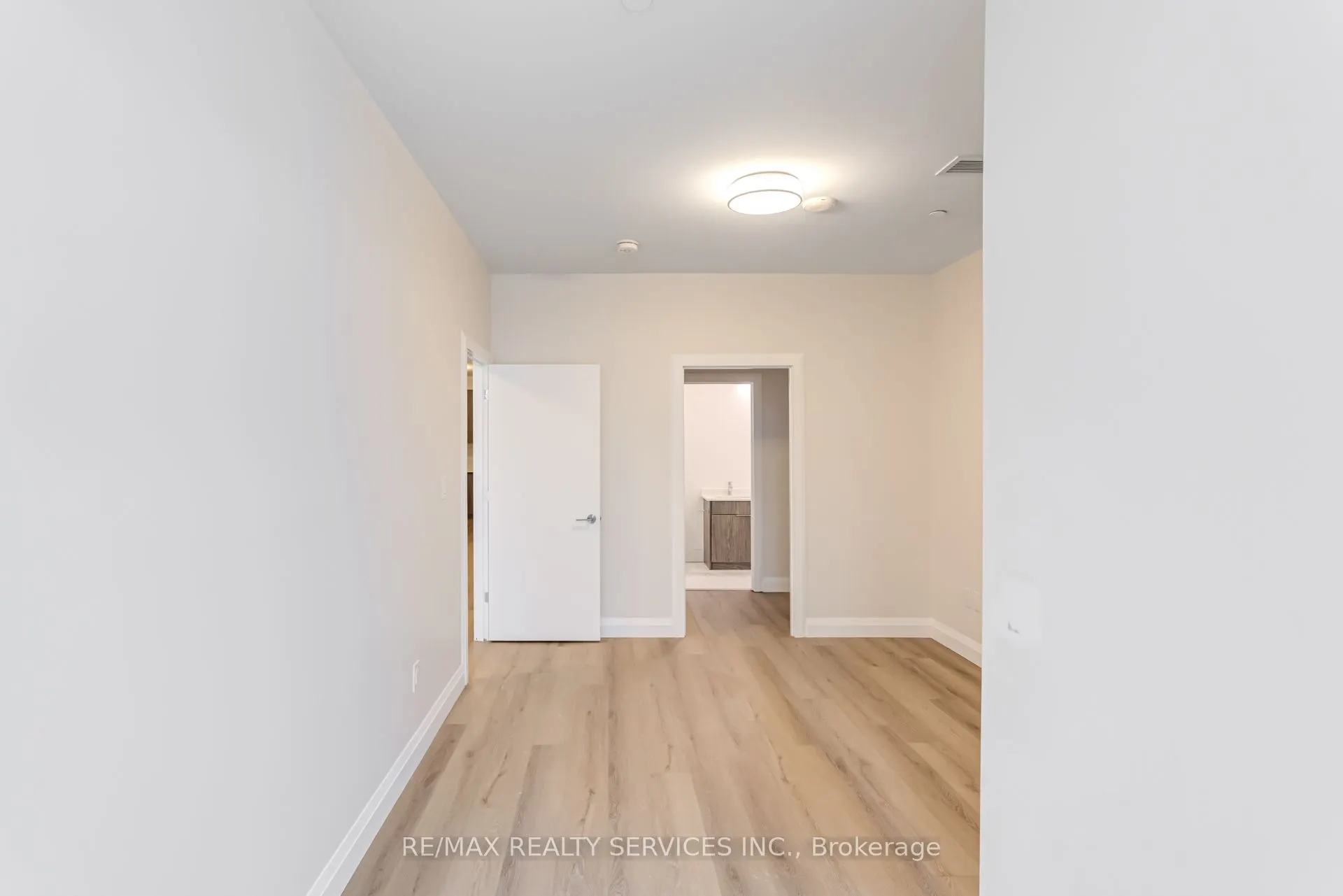 30 DEAN PARK Road, ##10
