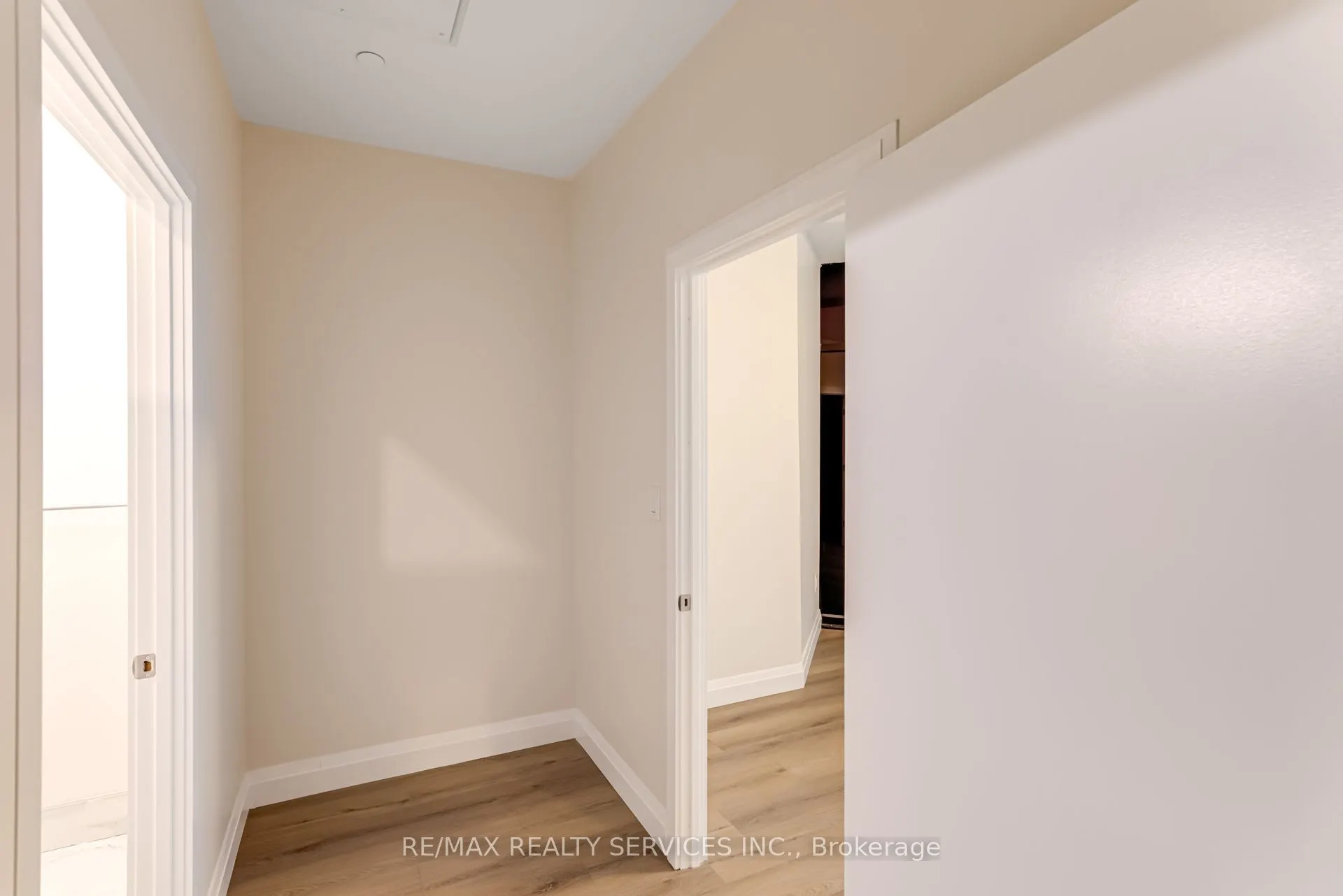 30 DEAN PARK Road, ##10