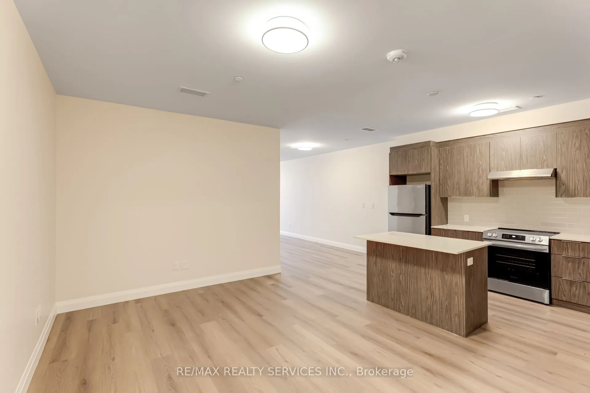 30 DEAN PARK Road, ##10