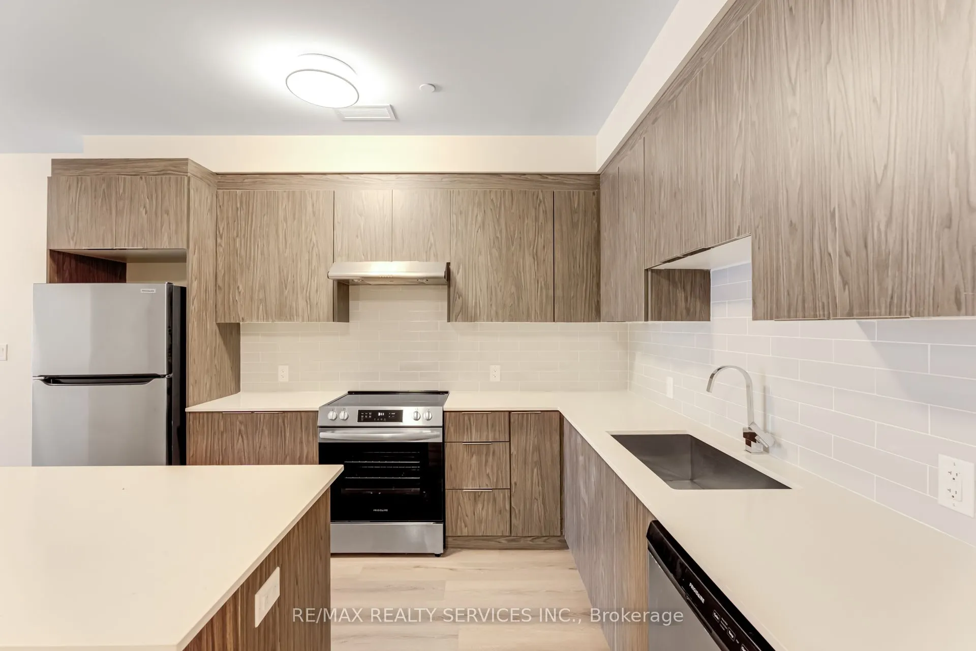 30 DEAN PARK Road, ##10