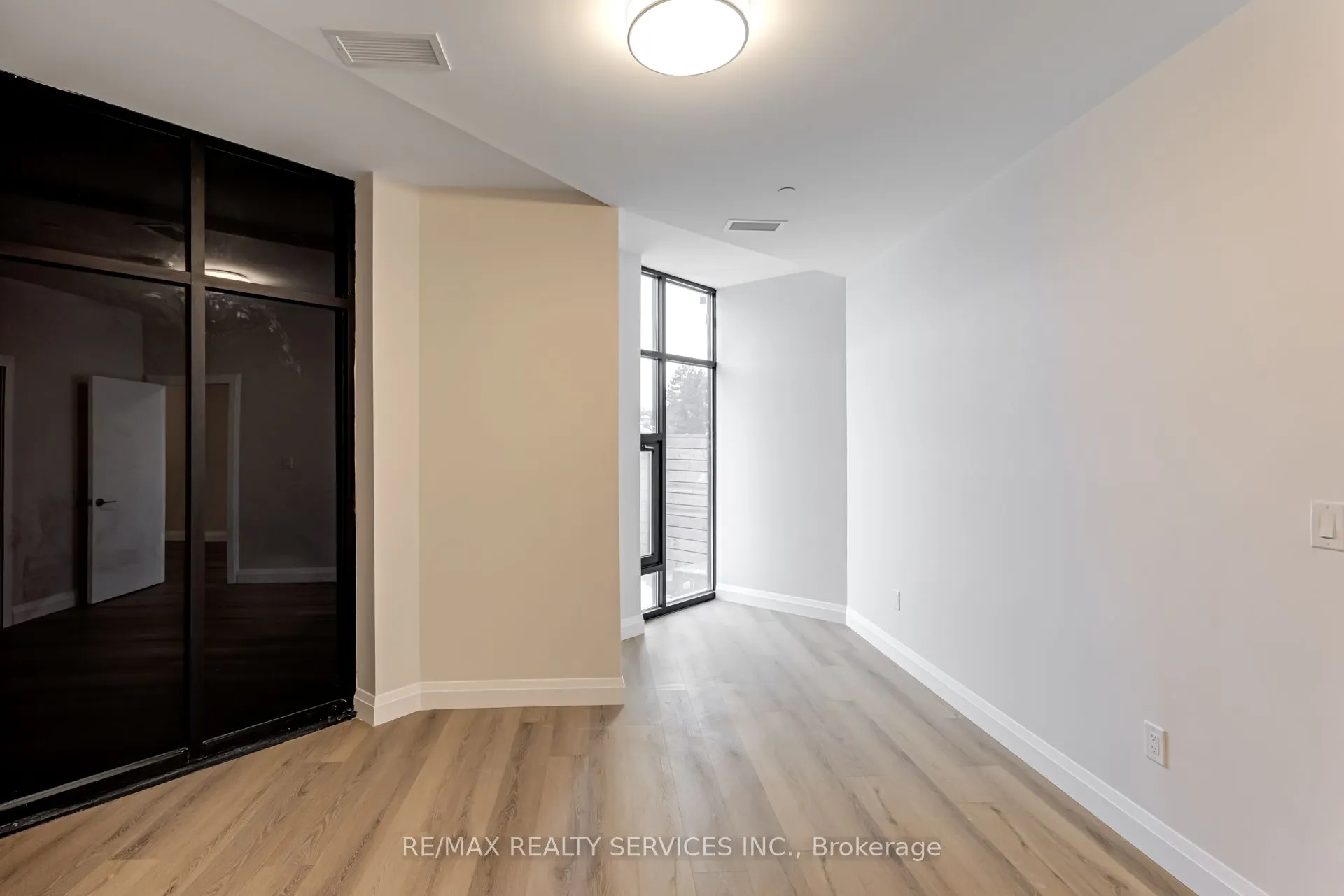 30 DEAN PARK Road, ##10