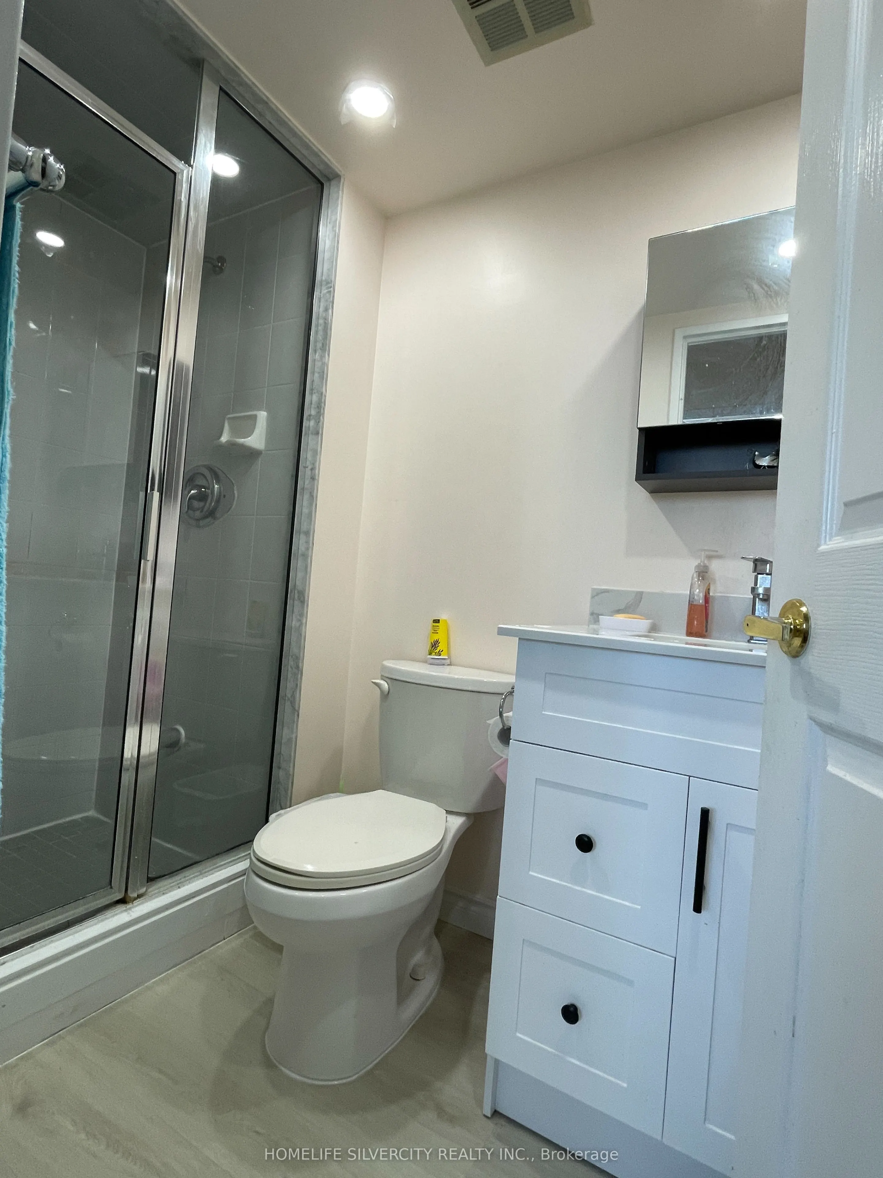 88 Corporate Drive, #1617
