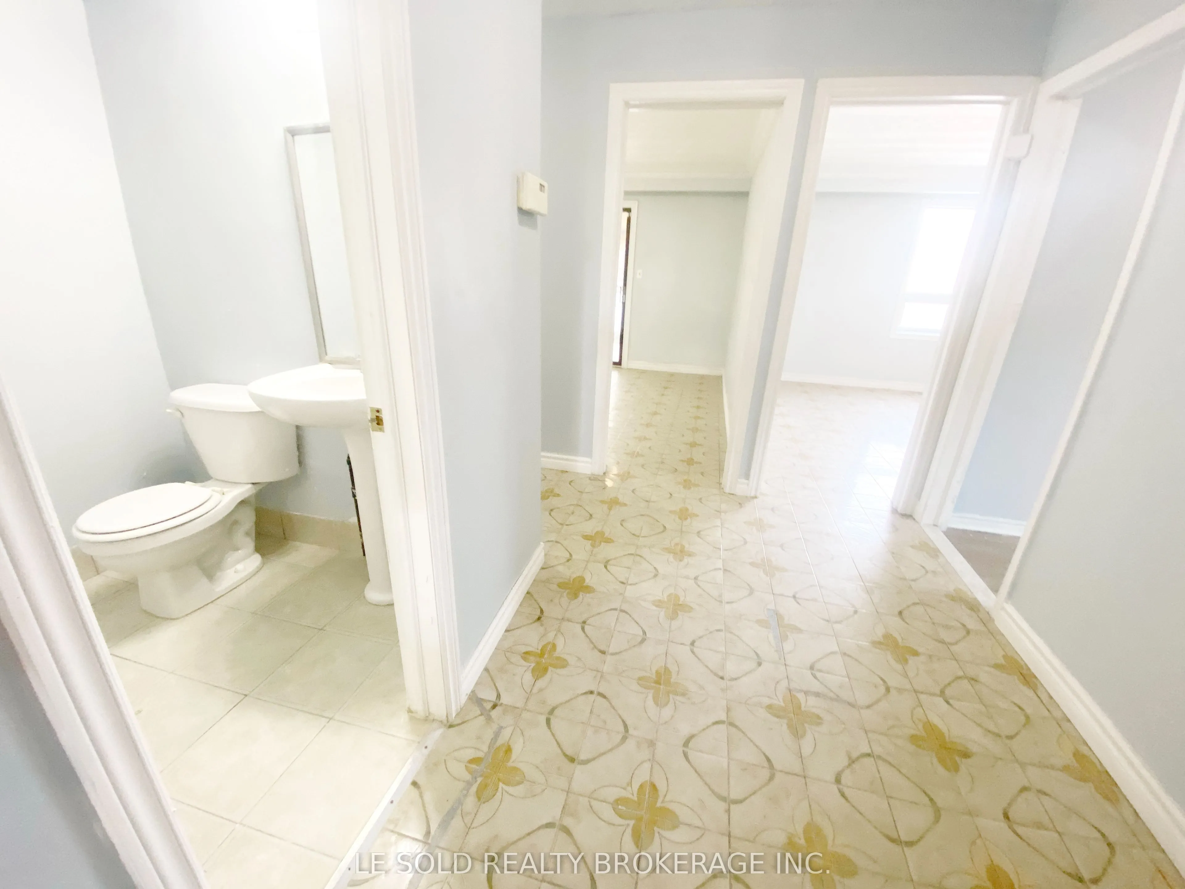 3346 Ellesmere Road