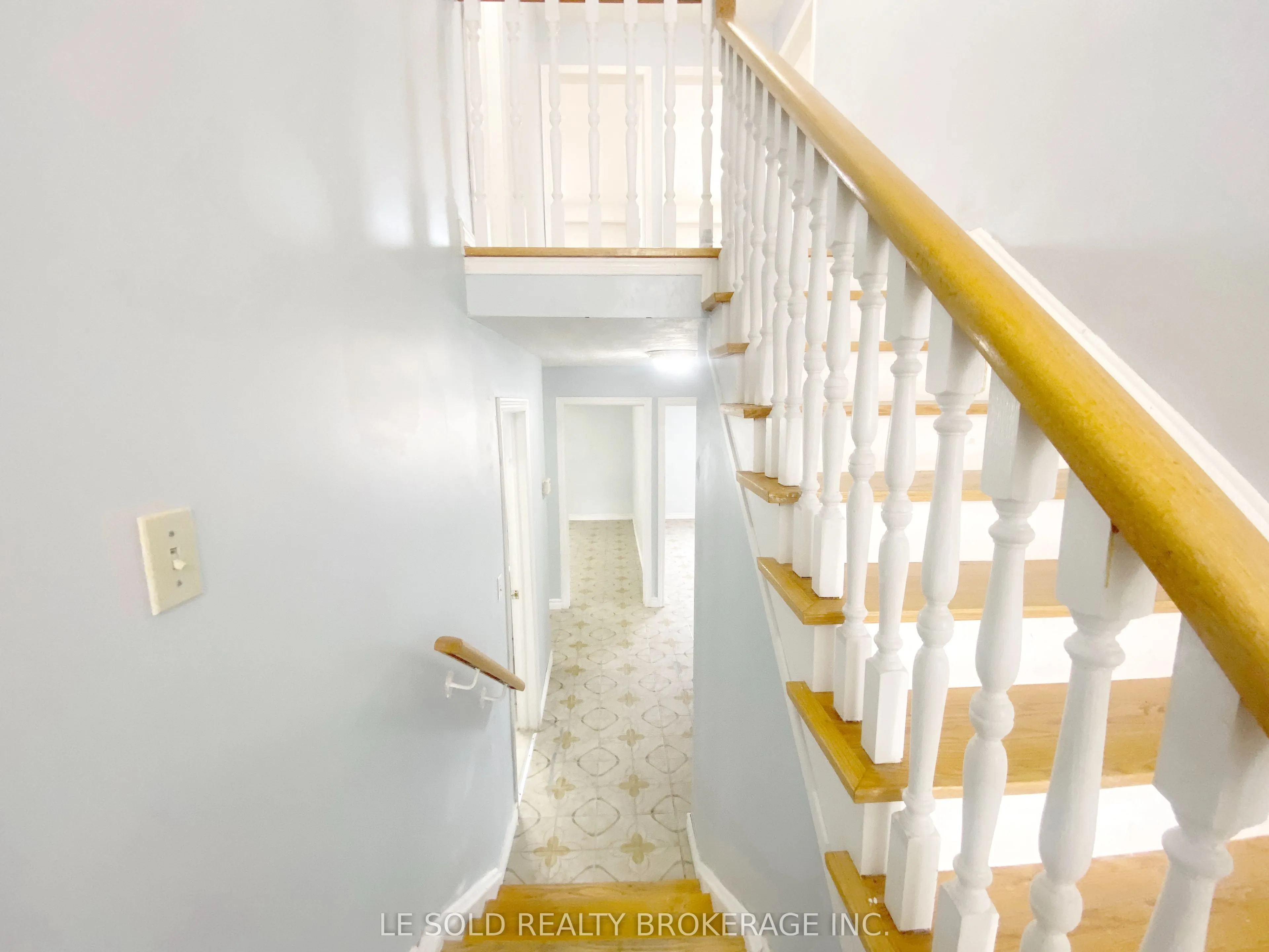 3346 Ellesmere Road