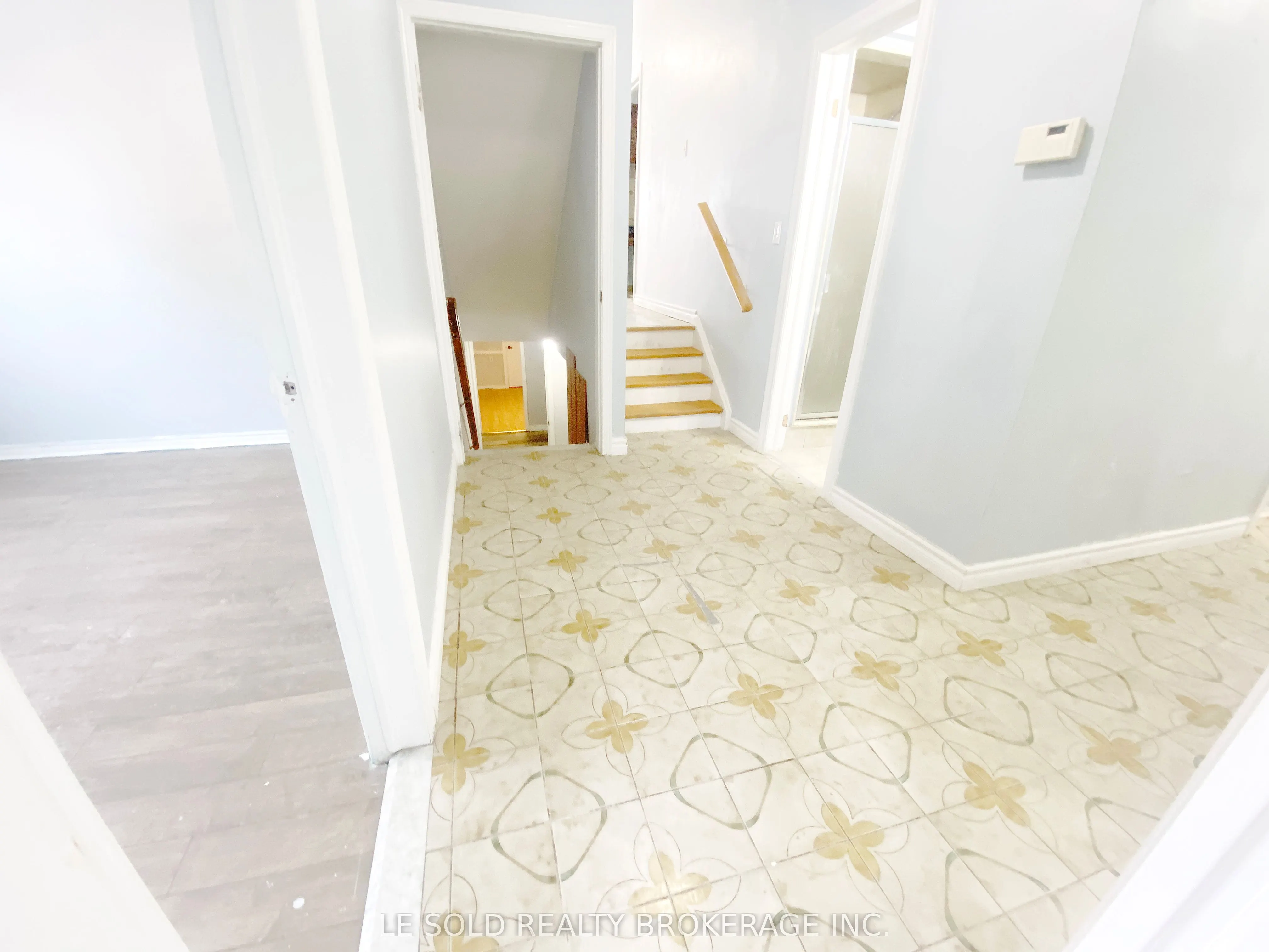 3346 Ellesmere Road
