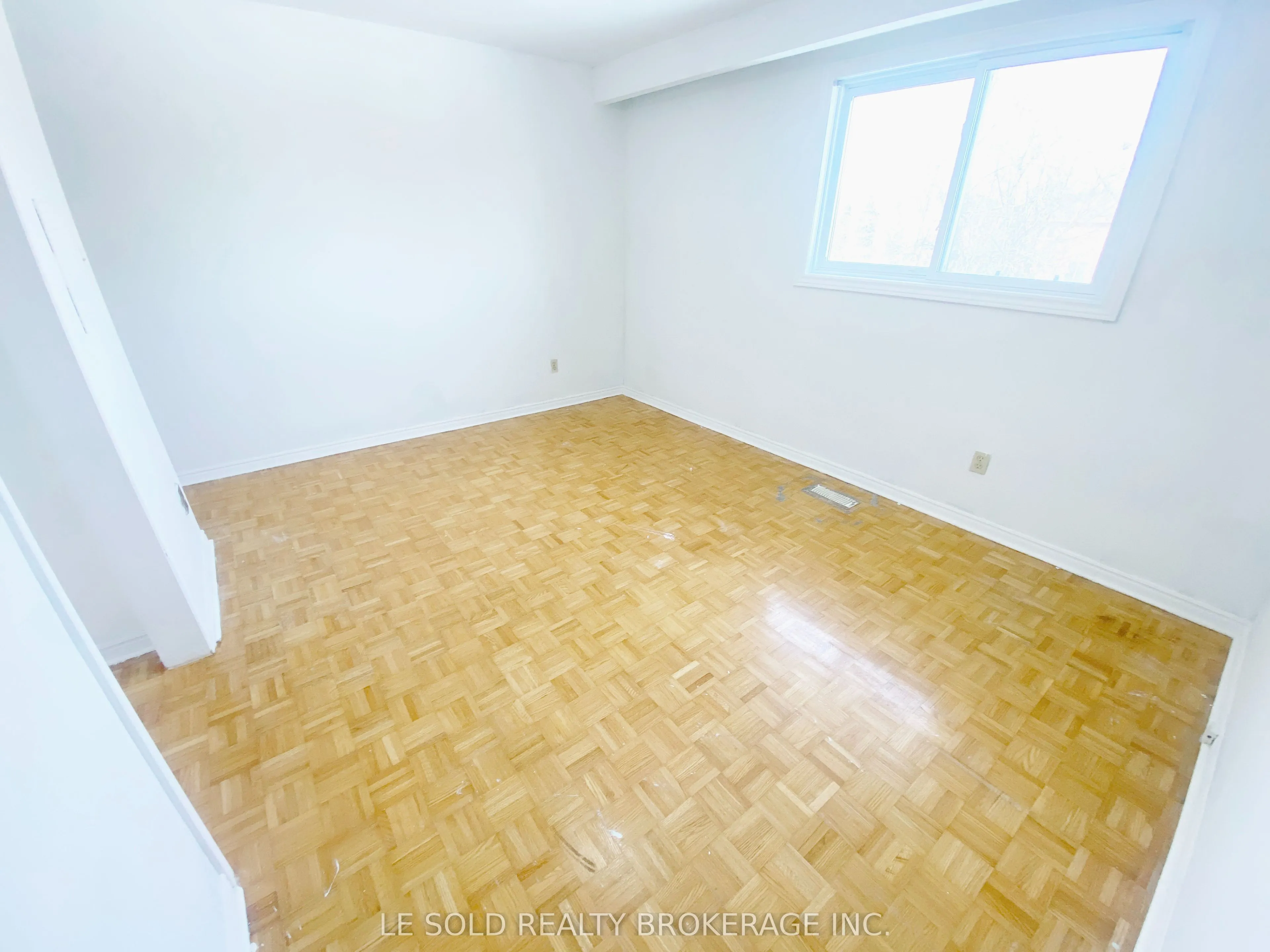 3346 Ellesmere Road
