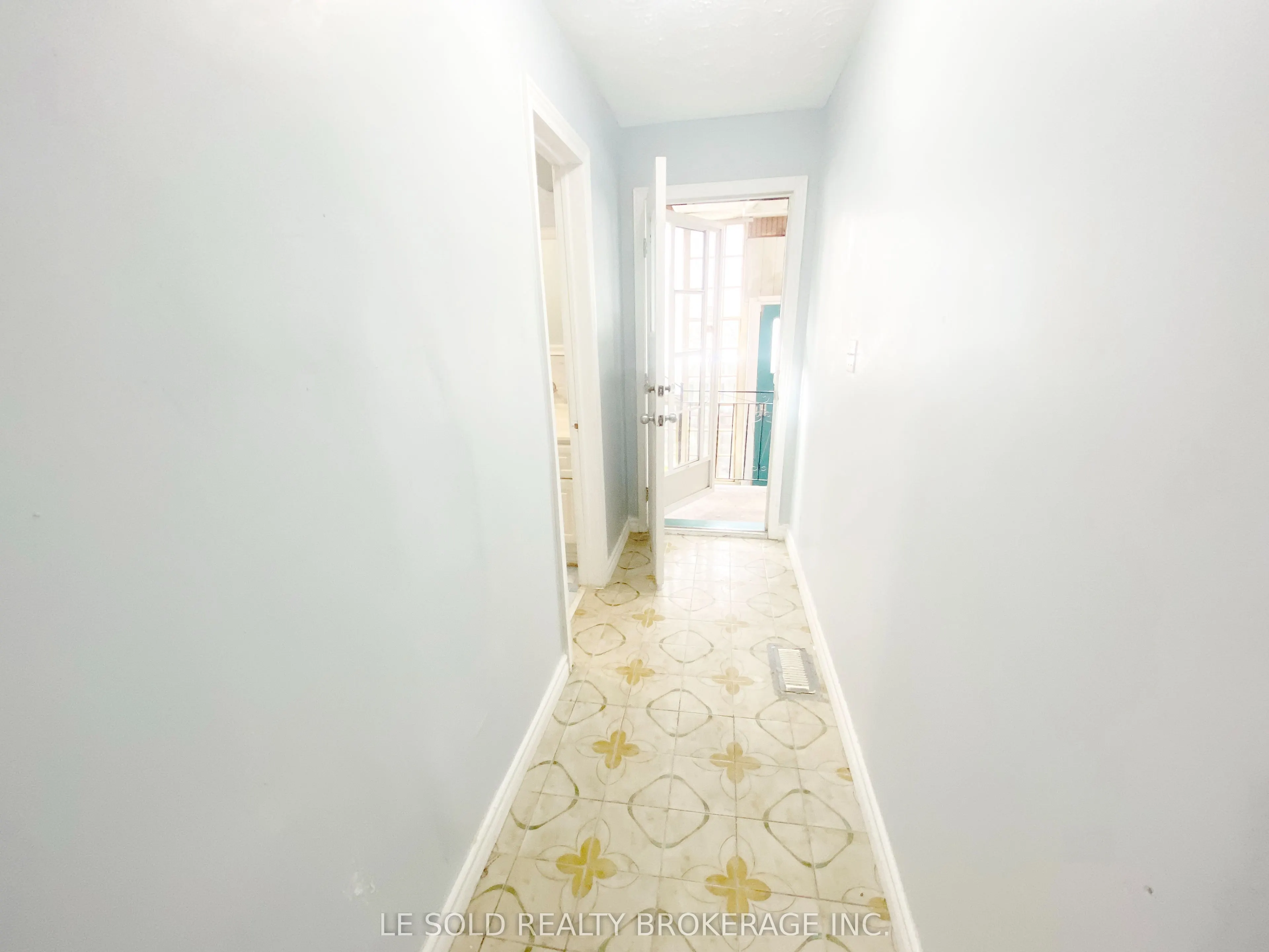 3346 Ellesmere Road