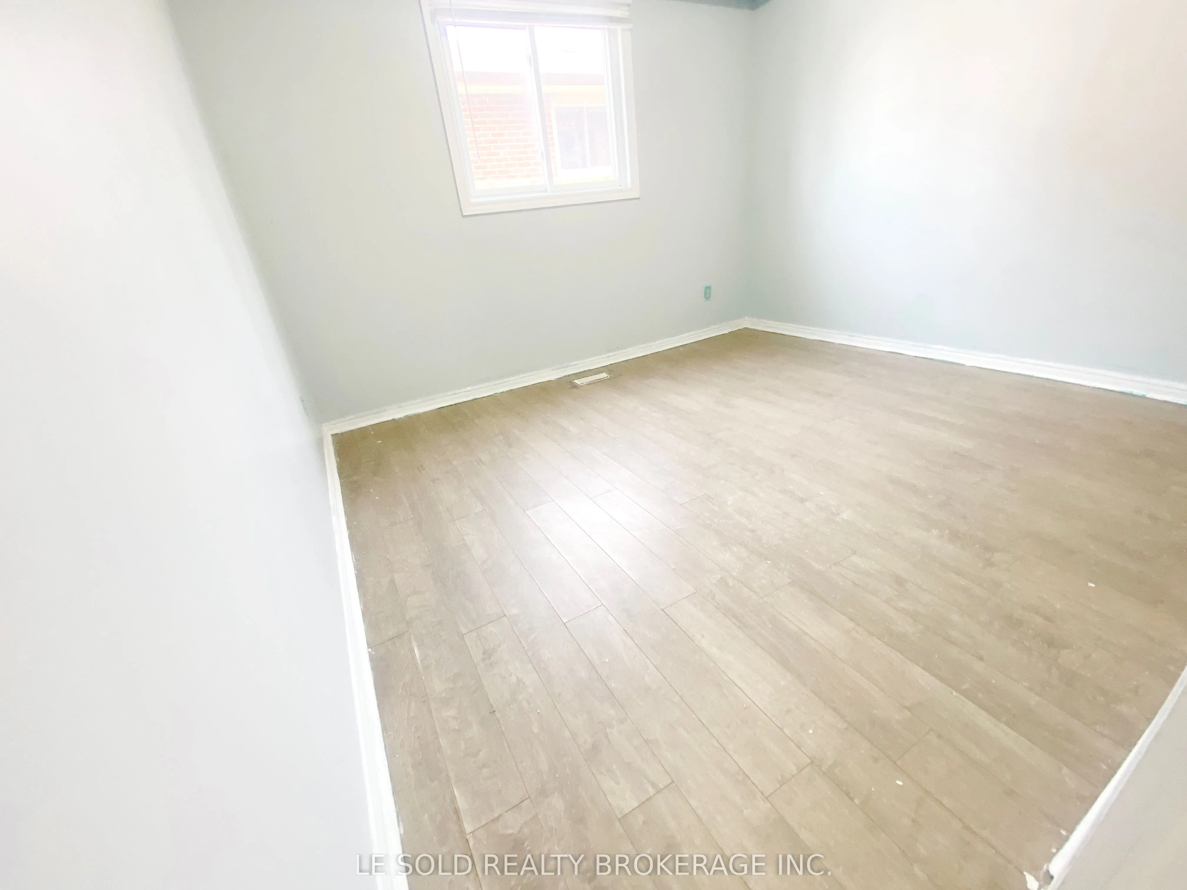 3346 Ellesmere Road