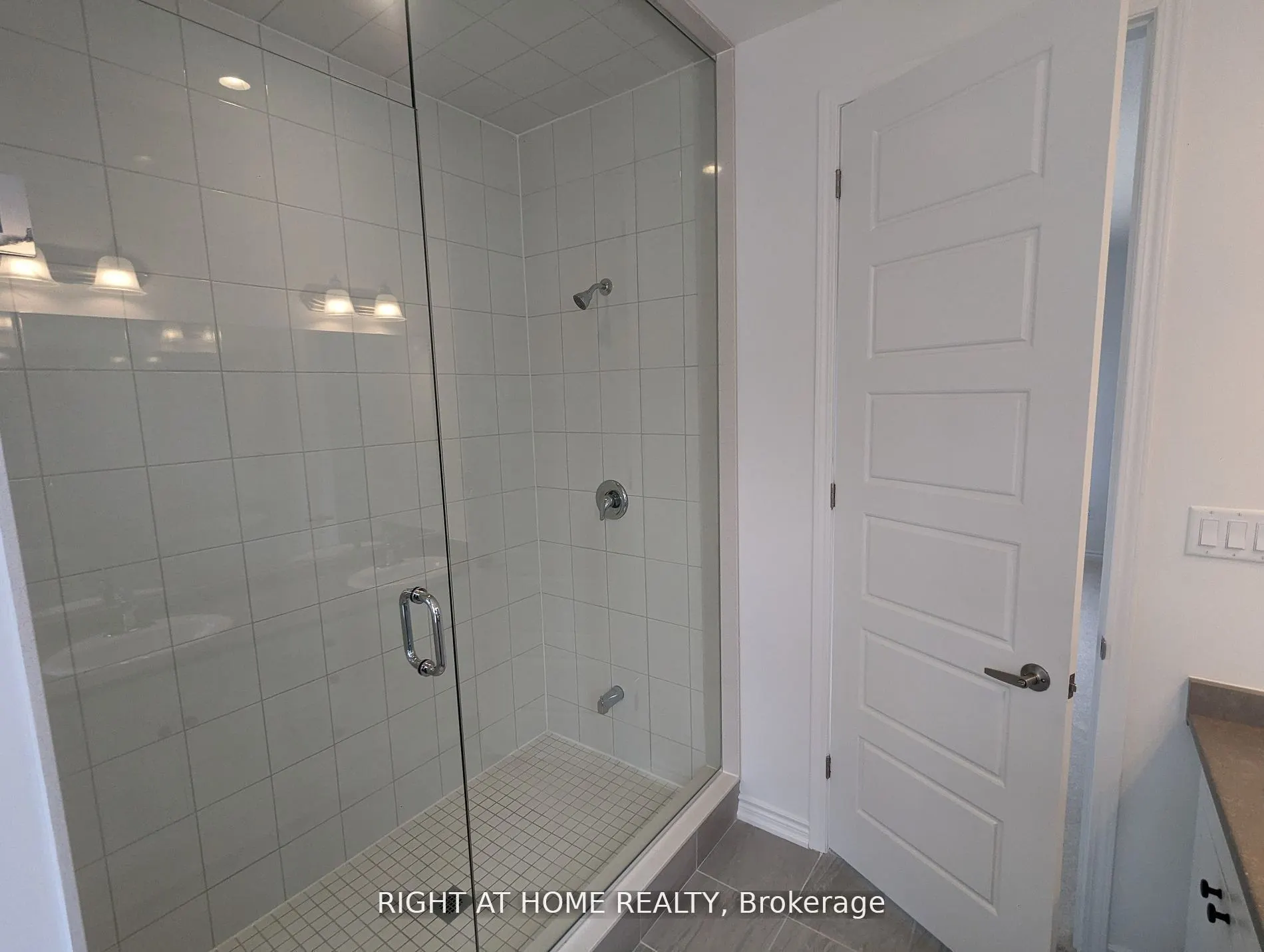 1410 Swallowtail Lane