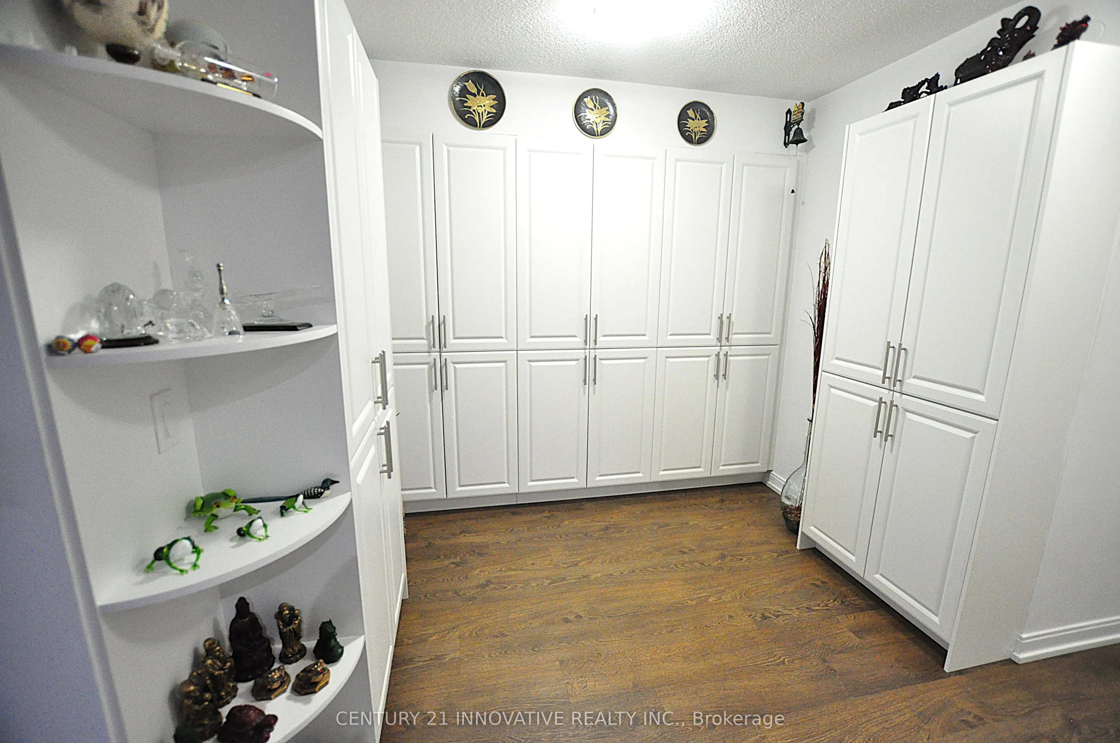 275 Village Green Square, #2616