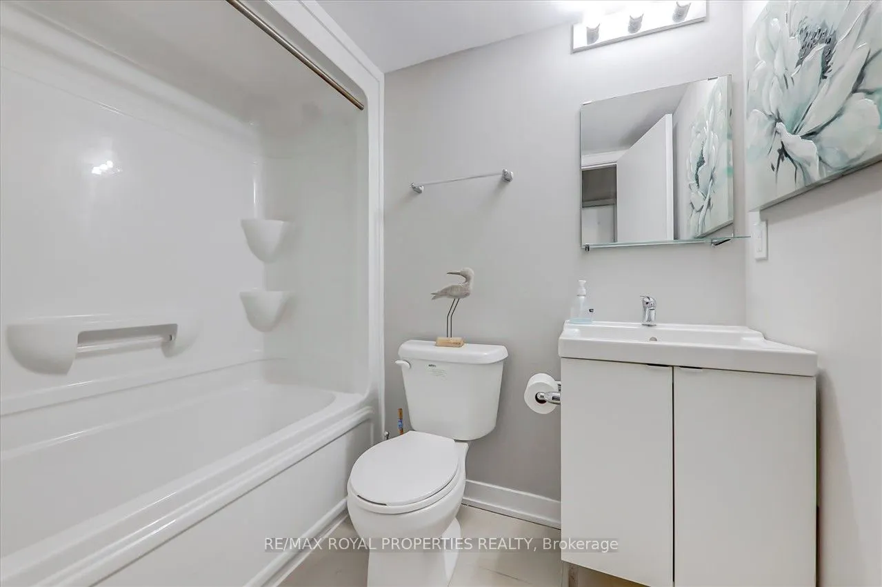 1760 Simcoe Street N, #74