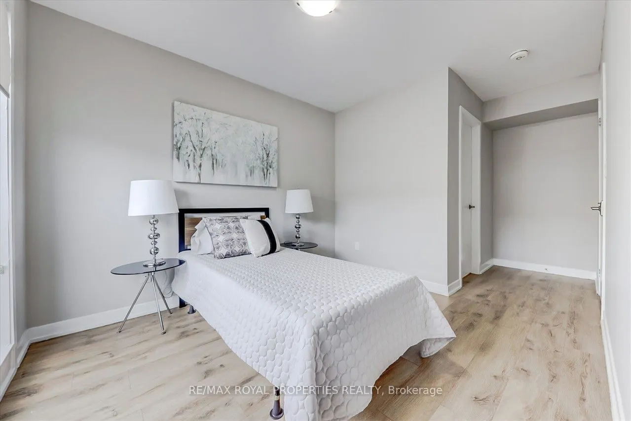 1760 Simcoe Street N, #74