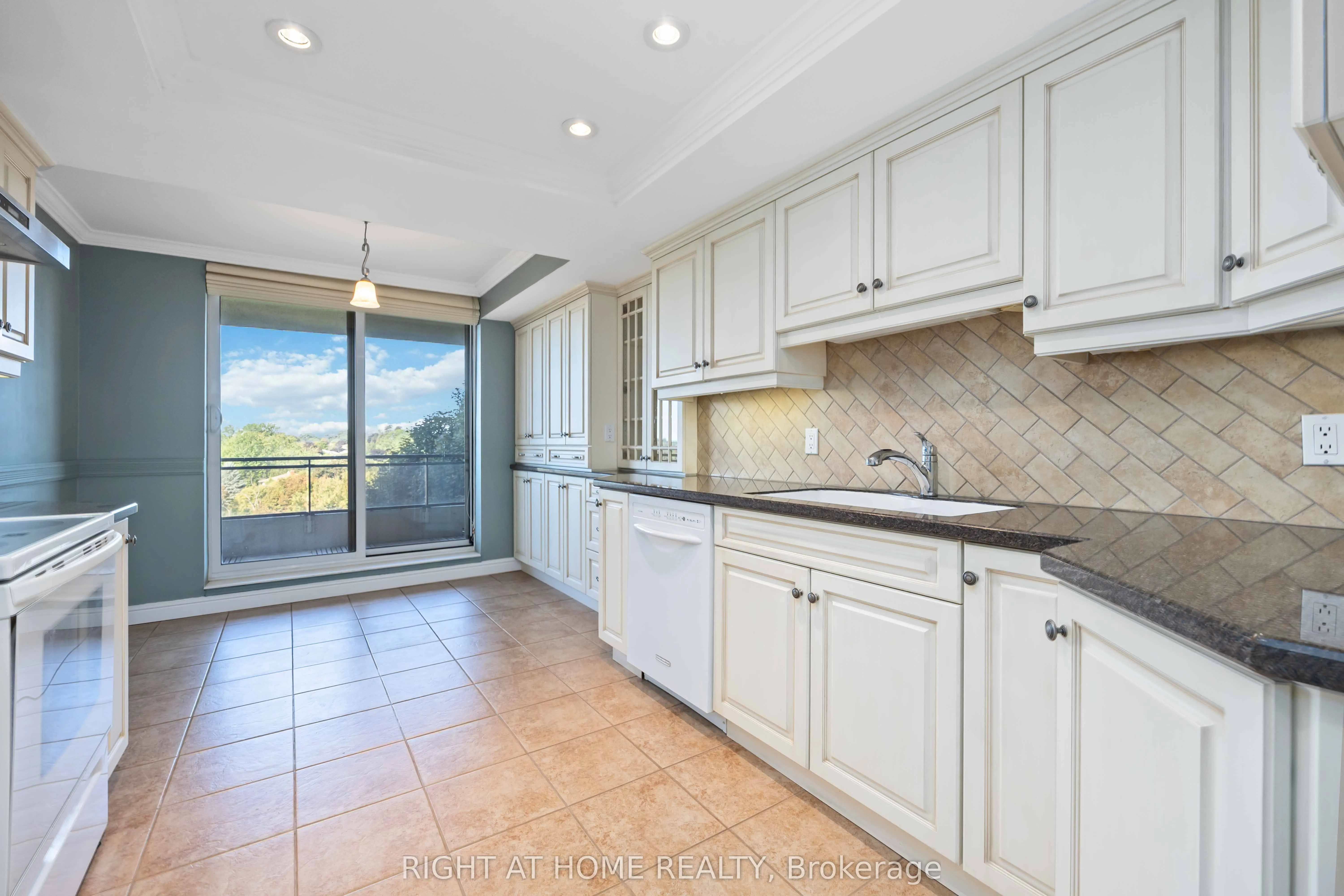 700 Wilson Road N, #506