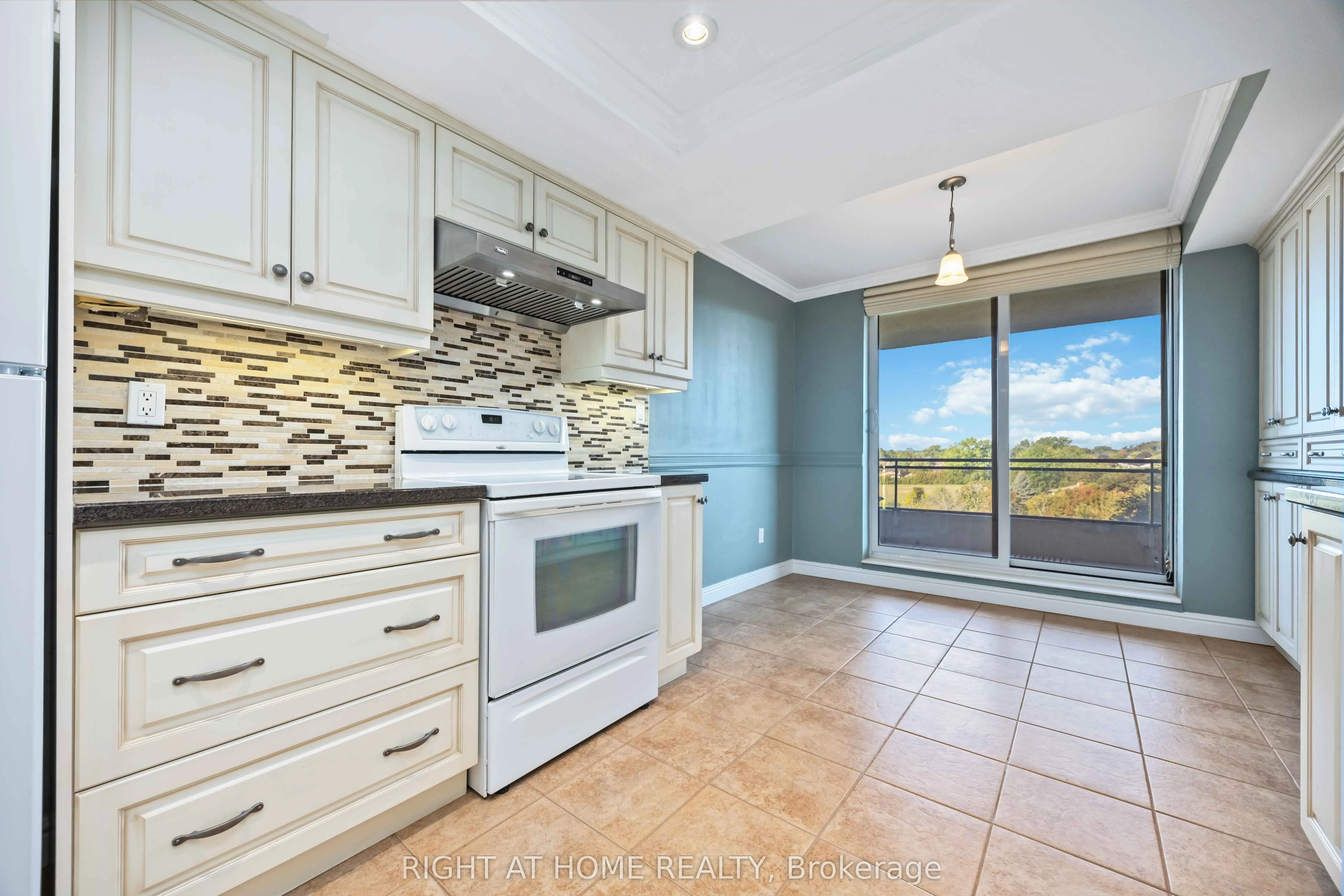 700 Wilson Road N, #506