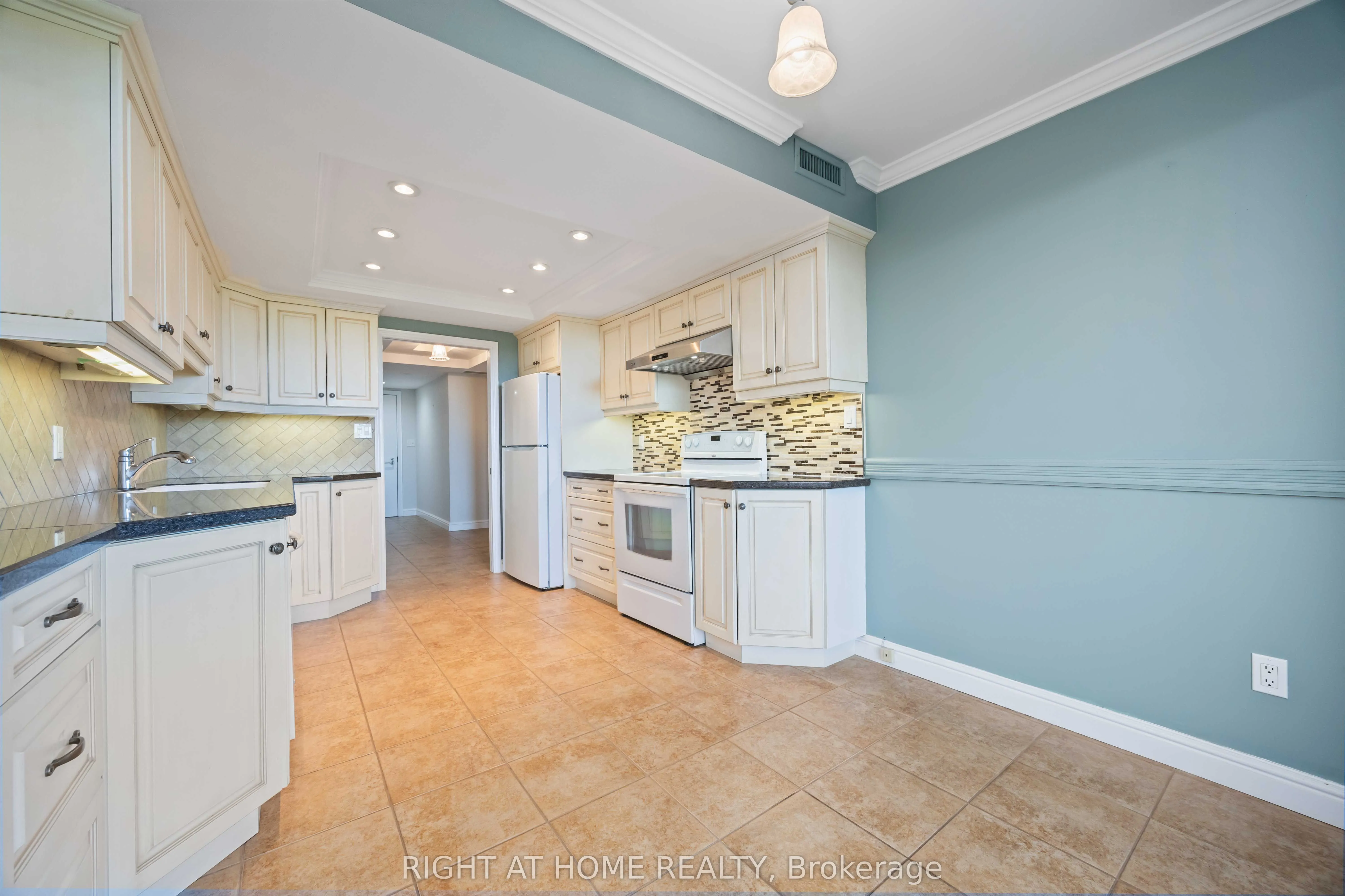 700 Wilson Road N, #506