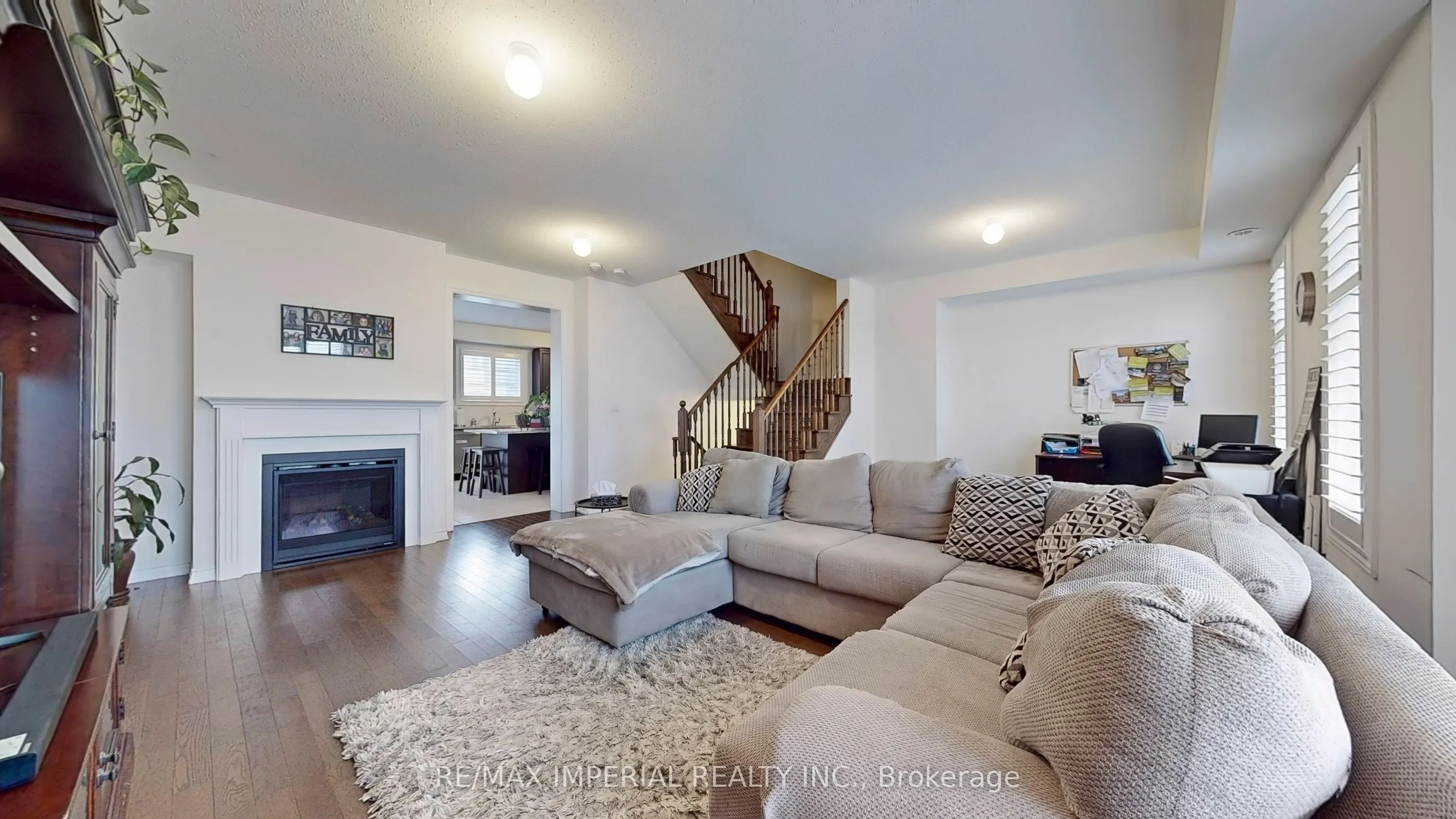 7 Cornerside Way