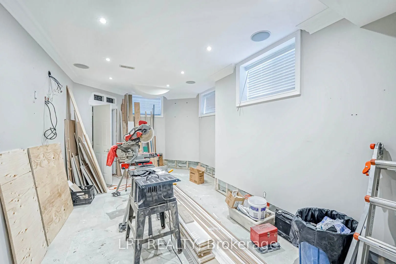 386 Kennedy Road