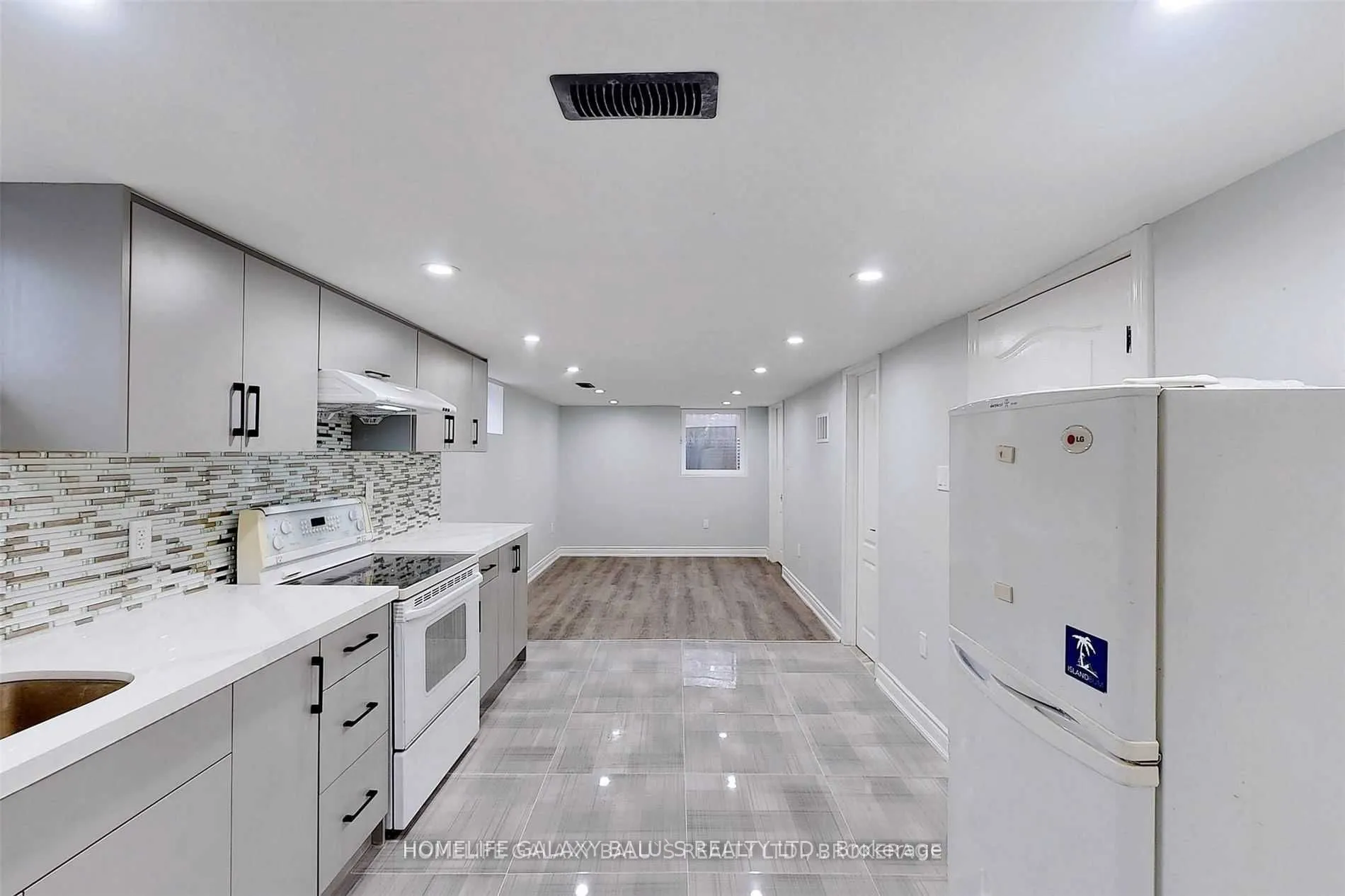 136 Central Park Boulevard N, #Basement