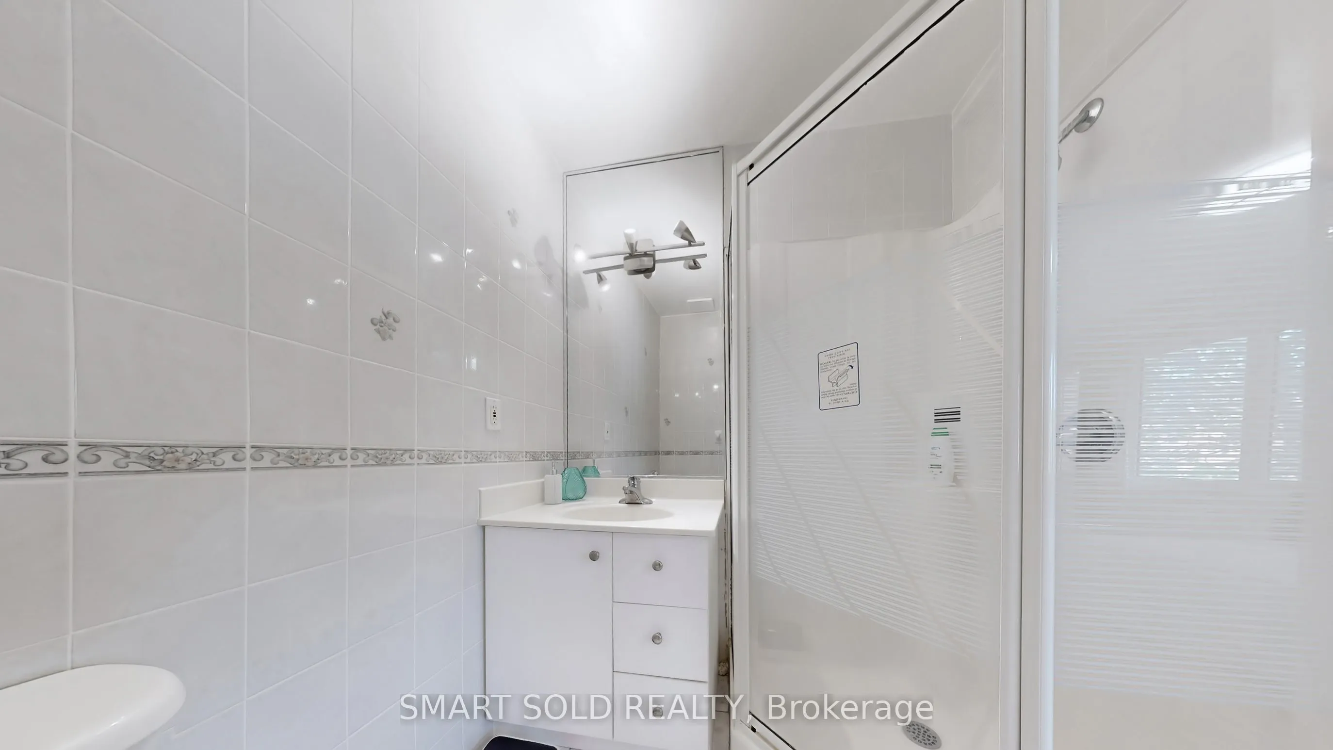 2606 Midland Avenue, #19