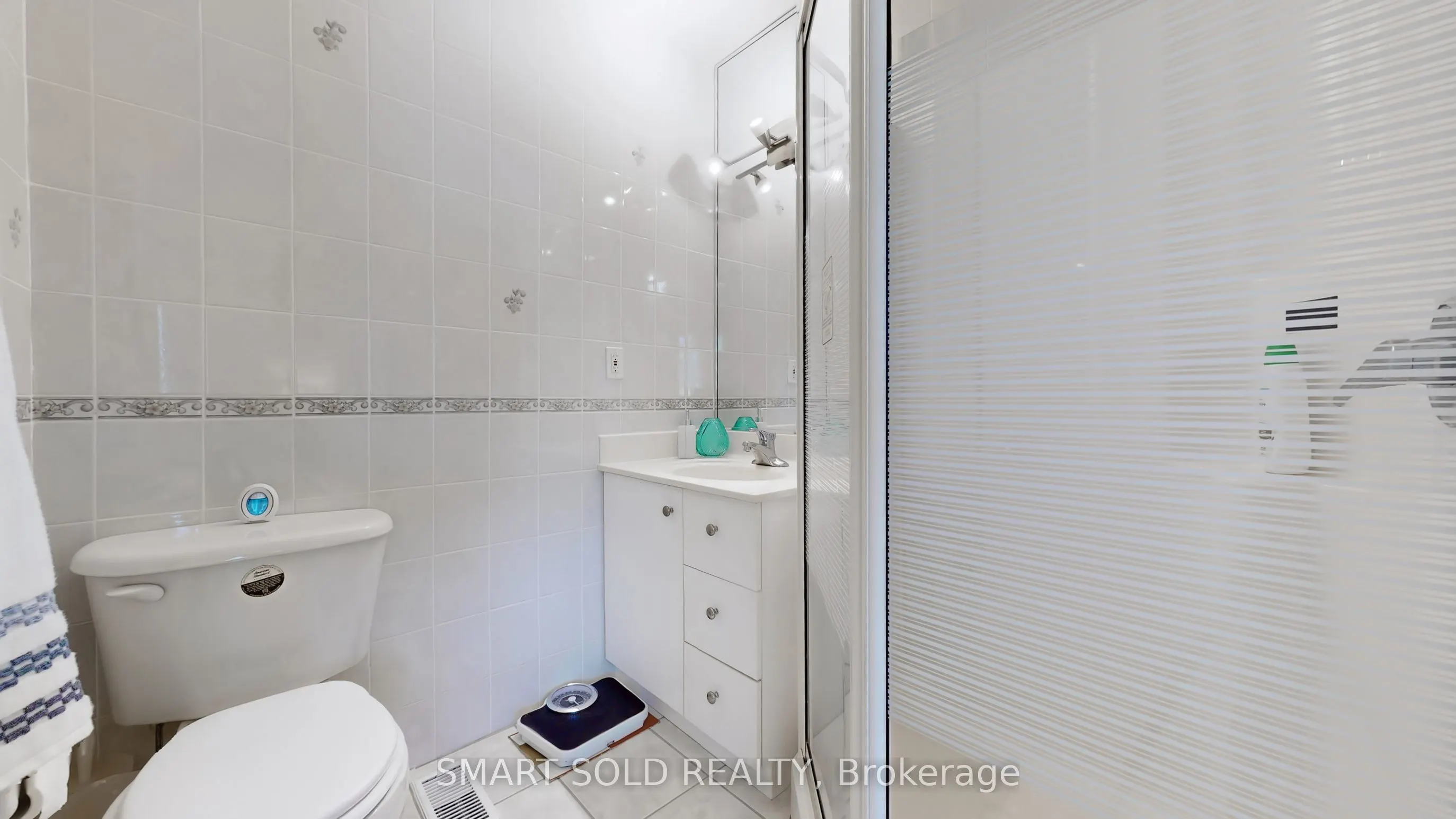2606 Midland Avenue, #19