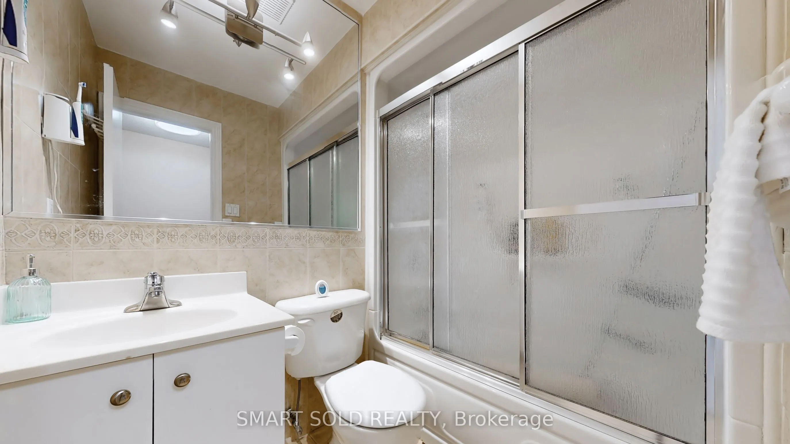 2606 Midland Avenue, #19