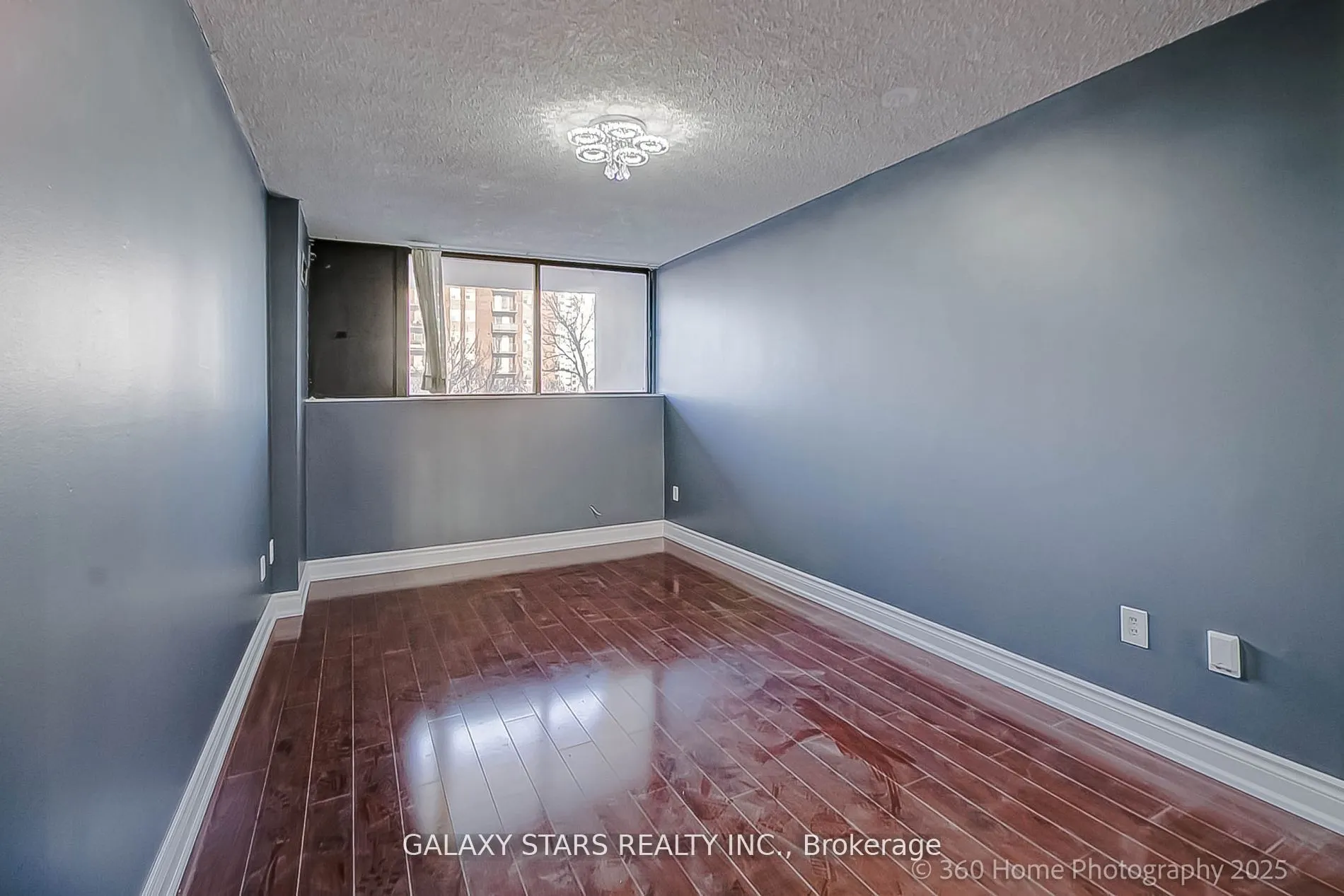 10 Tapscott Road, #304