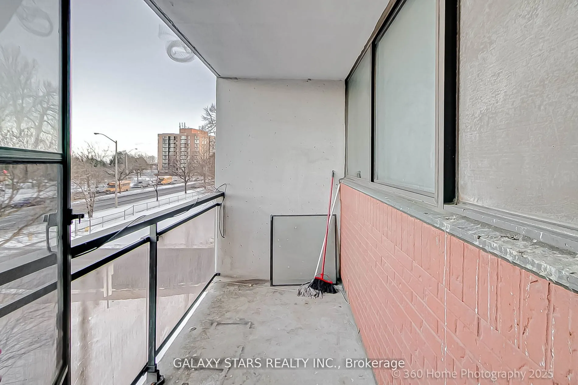10 Tapscott Road, #304