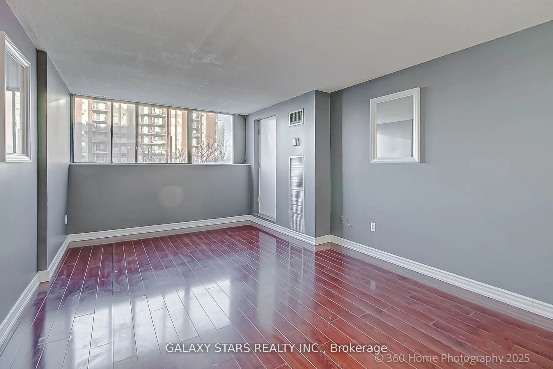 10 Tapscott Road, #304