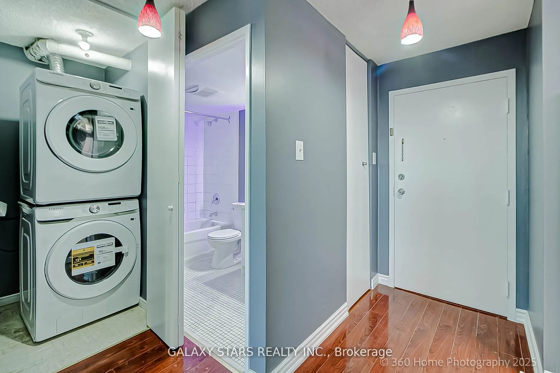 10 Tapscott Road, #304