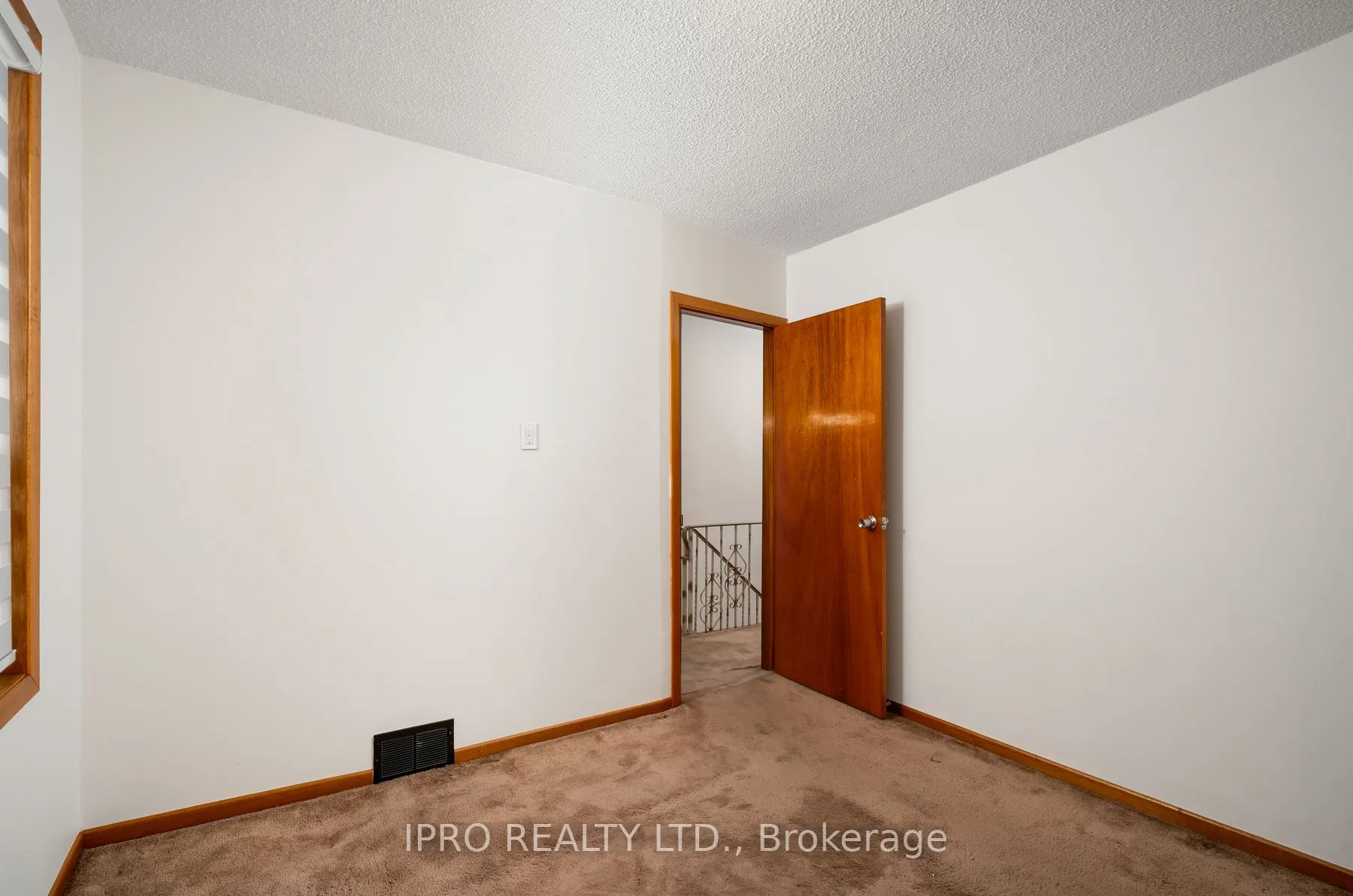 96 Woodycrest Avenue