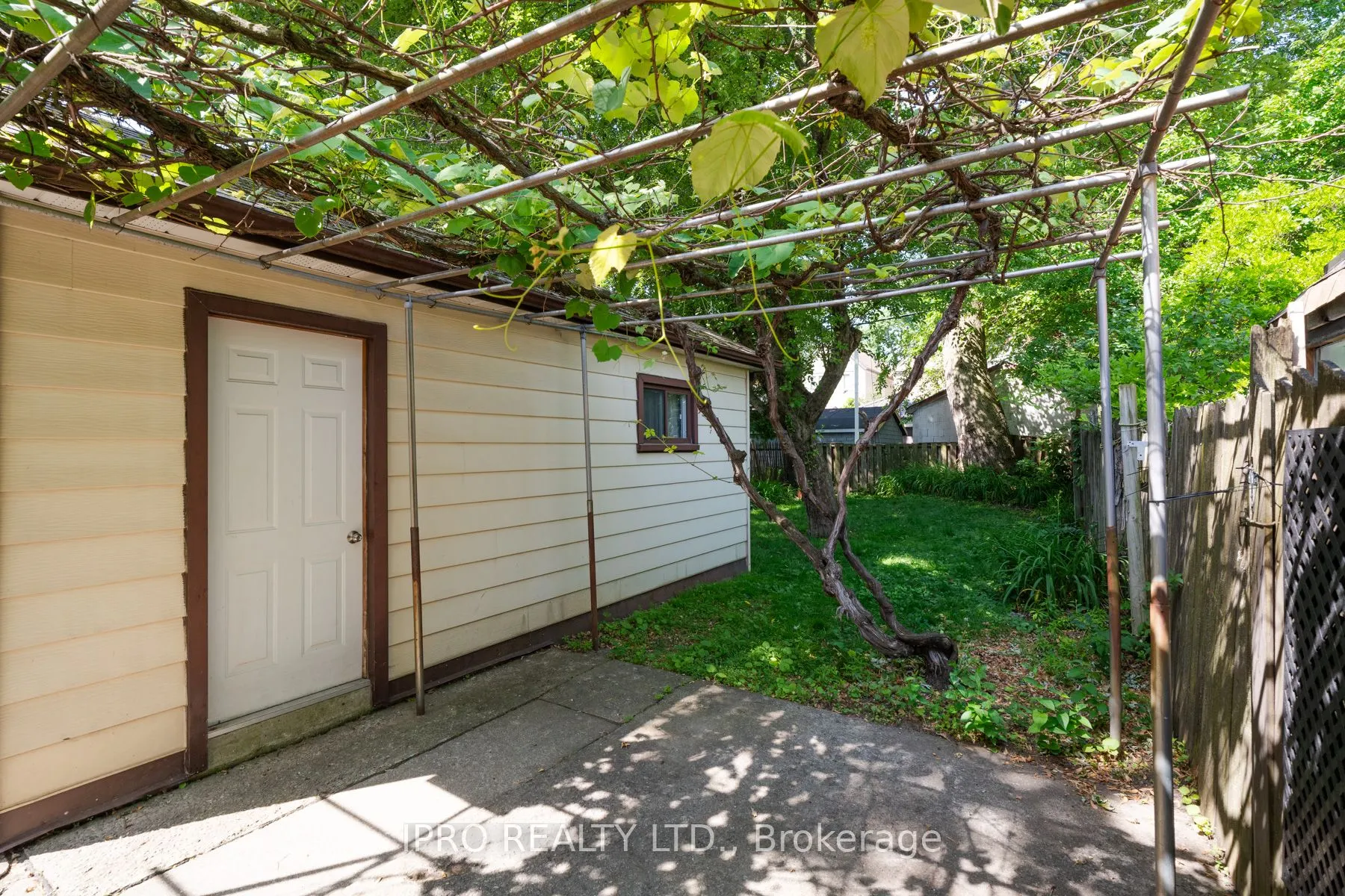 96 Woodycrest Avenue