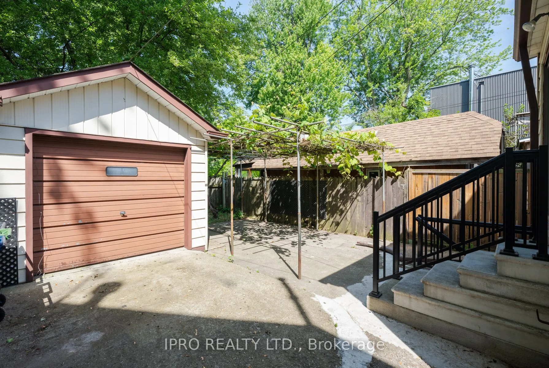 96 Woodycrest Avenue