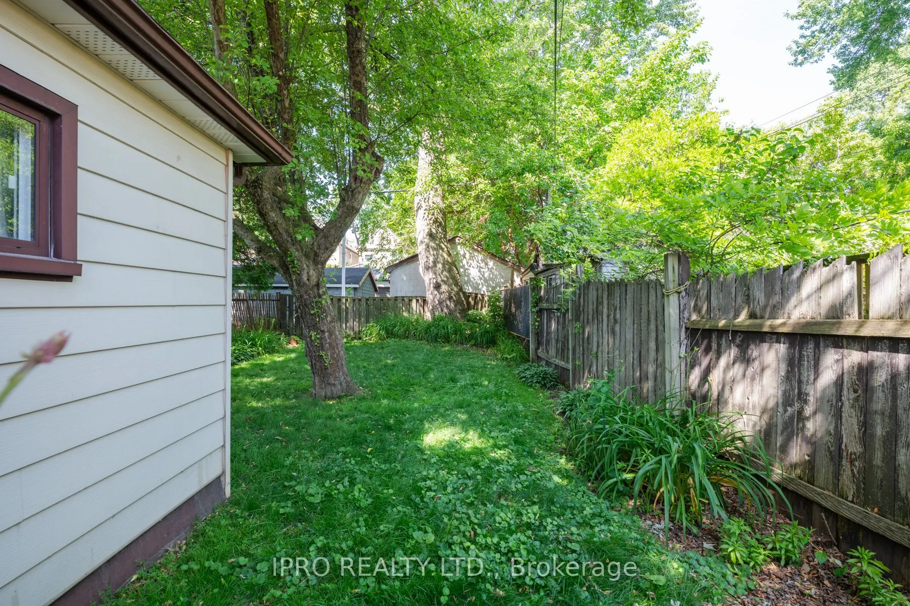 96 Woodycrest Avenue