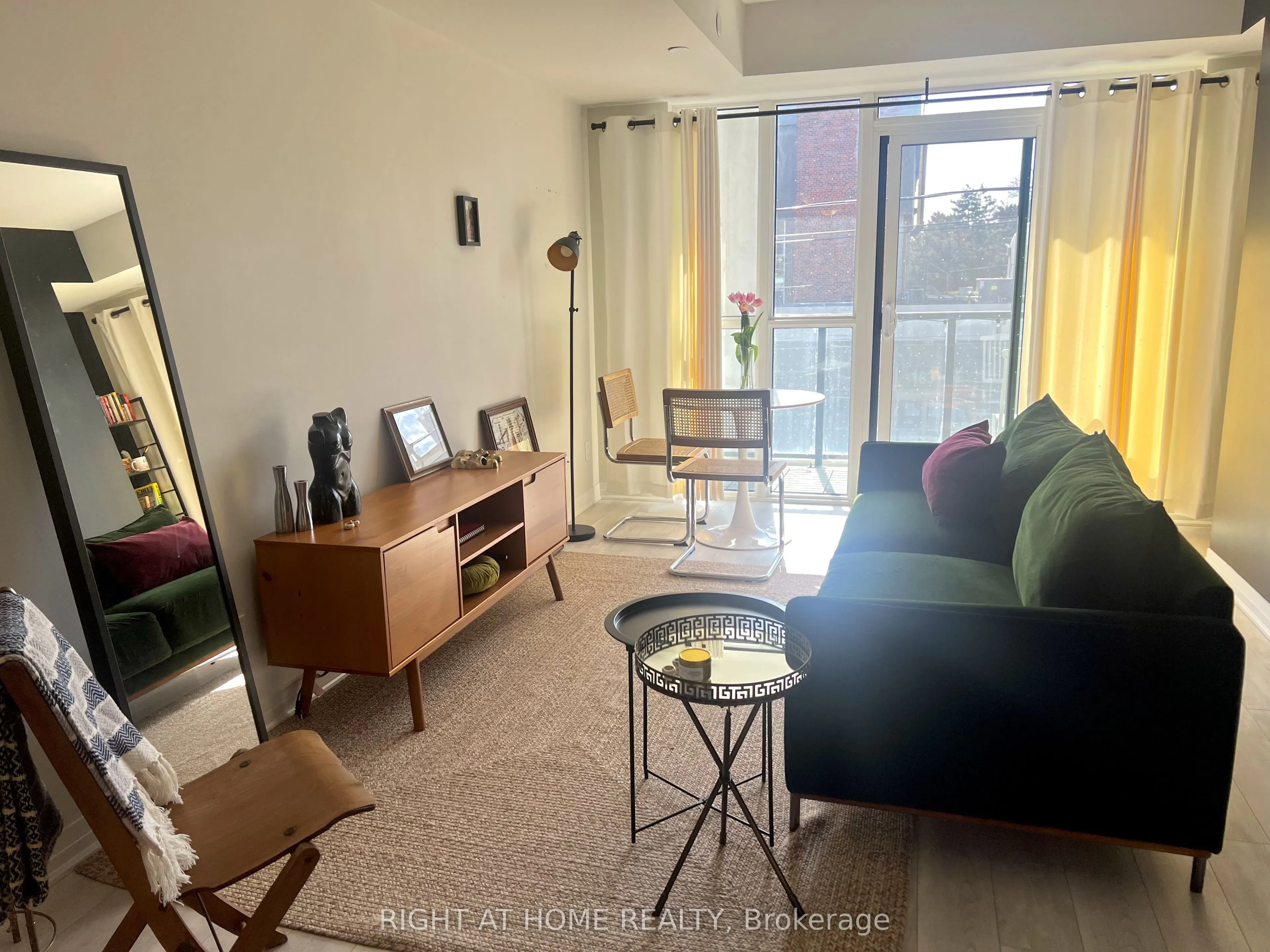 1630 Queen Street E, #202