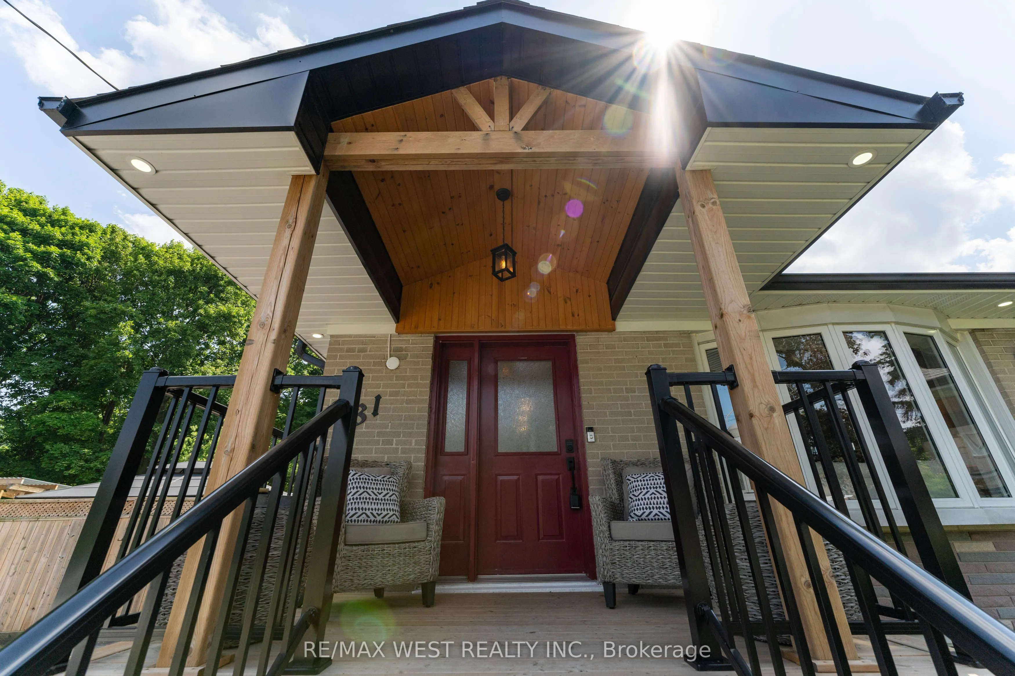 31 Pixley Crescent