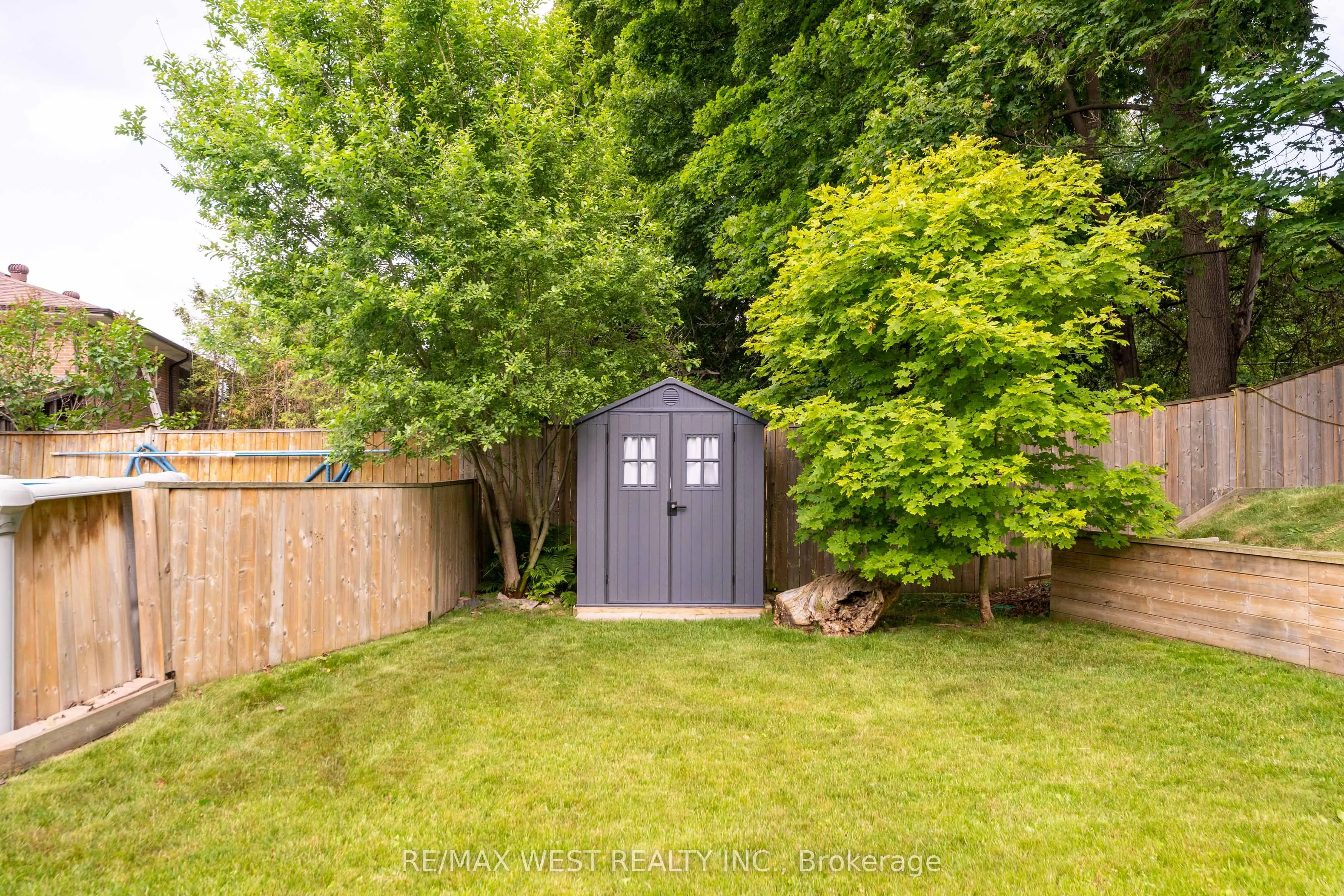 31 Pixley Crescent