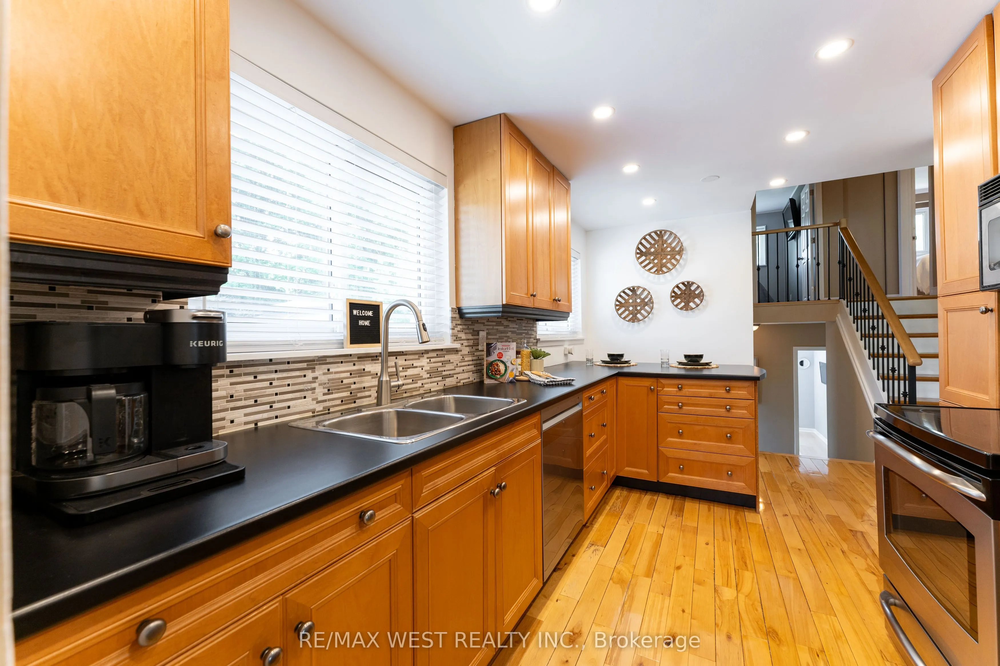 31 Pixley Crescent