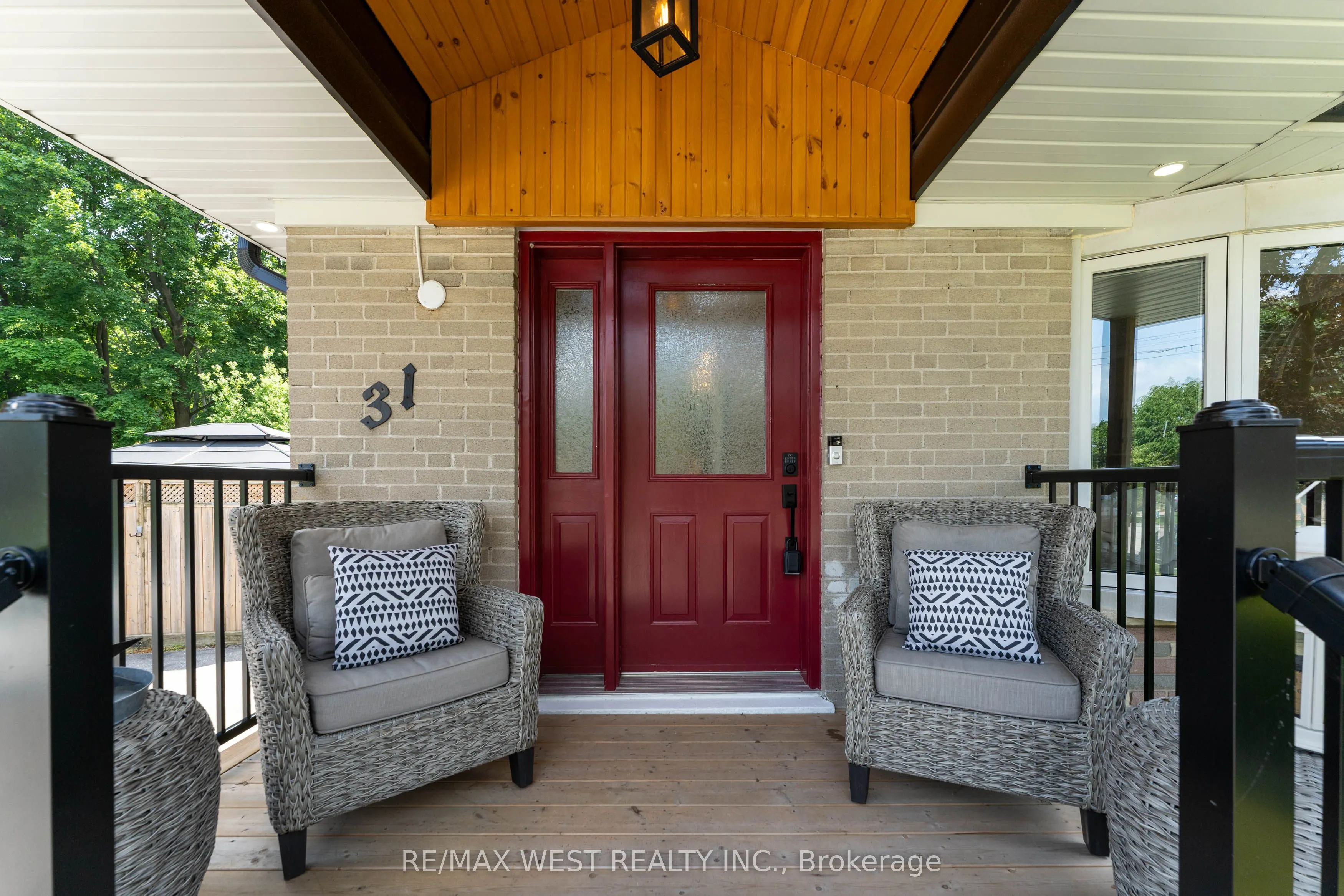 31 Pixley Crescent