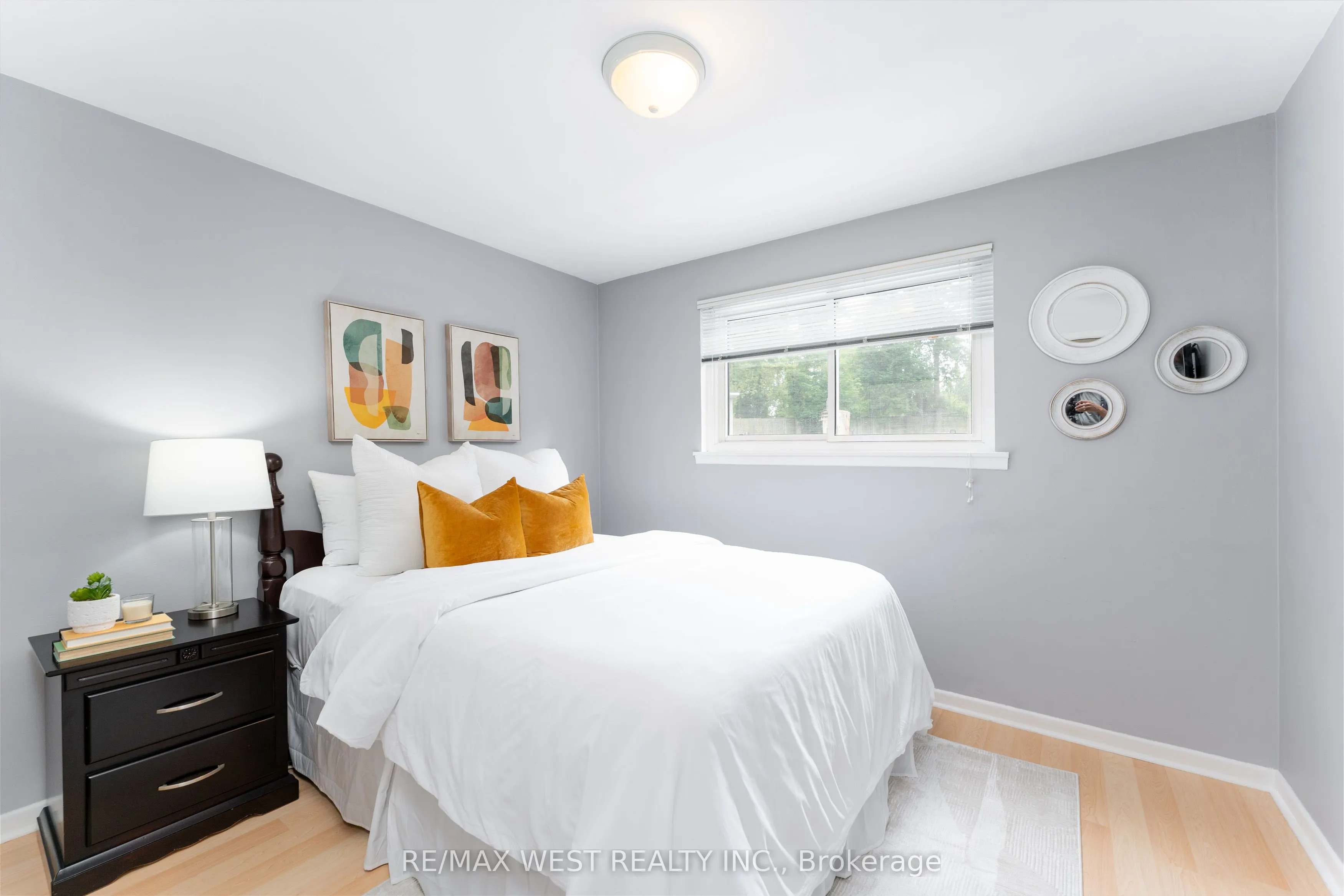 31 Pixley Crescent