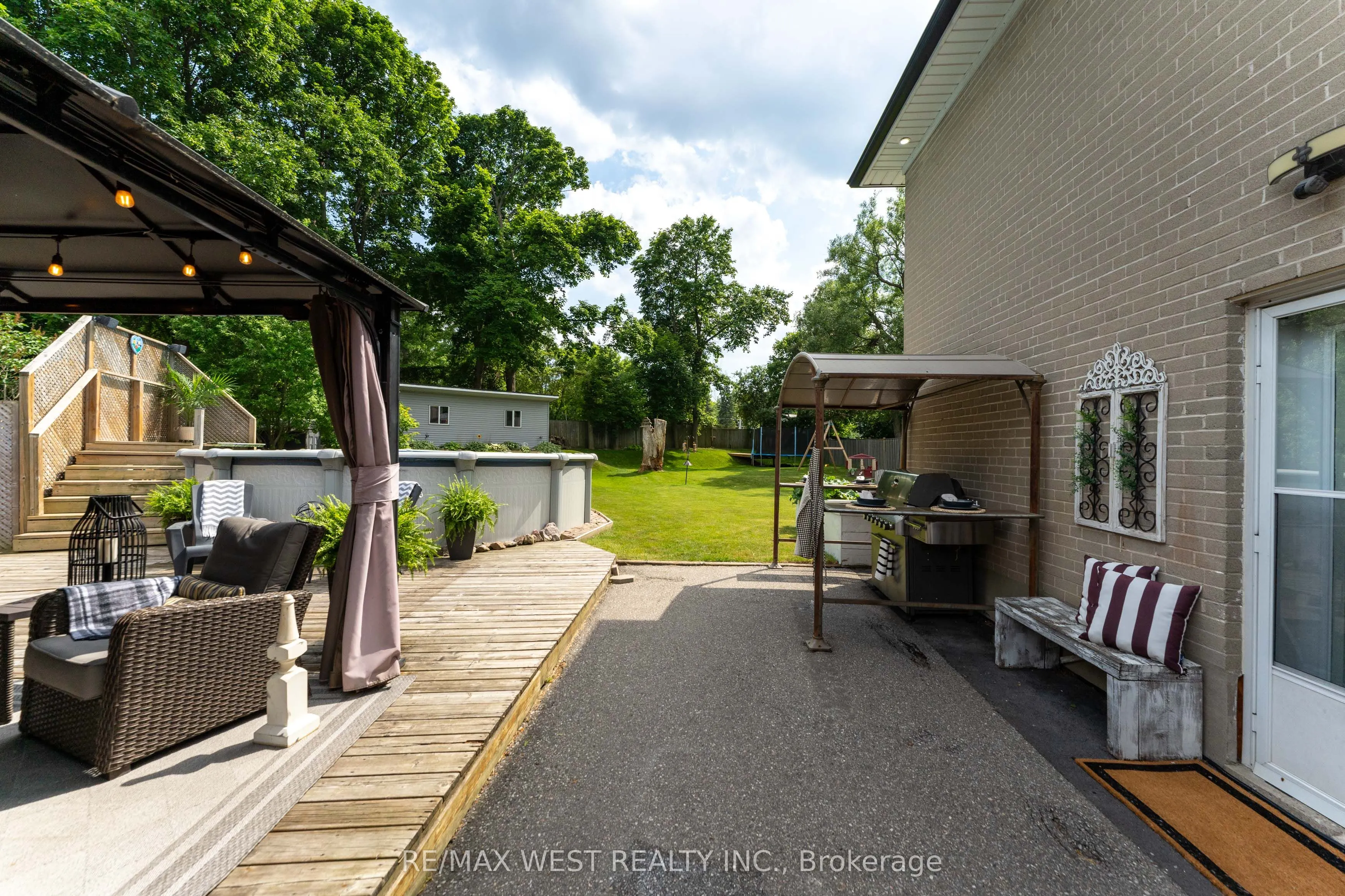 31 Pixley Crescent