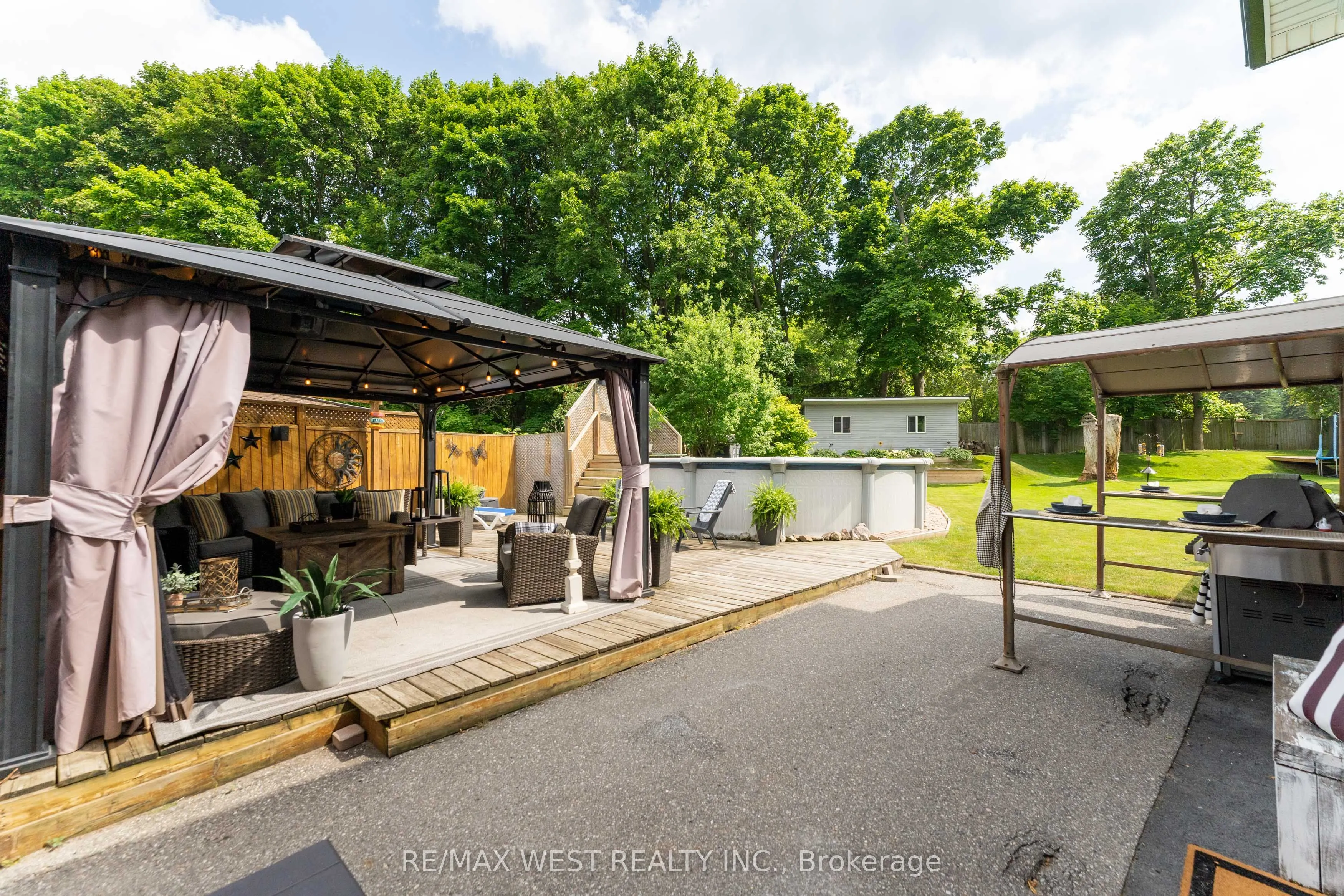 31 Pixley Crescent
